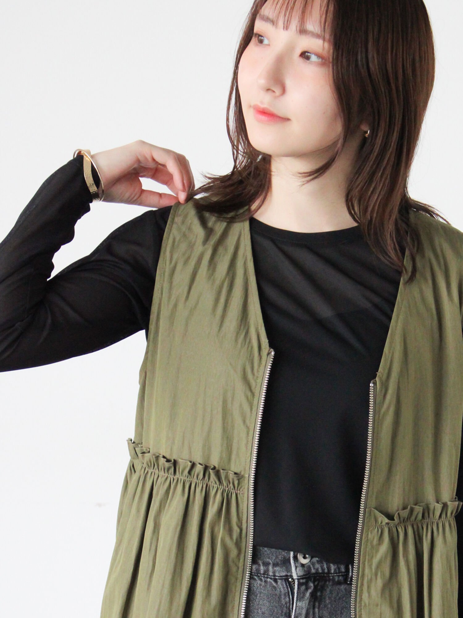 【テチチ/Te chichi】の長袖シアートップス《2025autumn catalog item》 インテリア・キッズ・メンズ・レディースファッション・服の通販 founy(ファニー) ファッション Fashion レディースファッション Fashion for Women トップス・カットソー Cut & Sew Tops 2025年 2025 2025-2026秋冬・A/W Autumn/Winter 2025–26 AW25–26 おすすめ Recommended / Our Picks キャミソール Camisole, Spaghetti Strap Top シアー Sheer, See-Through トレンド Trend, Trending Now バランス Balance, Style Balance ビスチェ Bustier, Corset Top ベーシック Basic, Essential 長袖 Long Sleeve, Full Sleeve 雑誌 Magazine, Fashion Magazine ブラック|ID: prp329100004815347 ipo3291000000034974863