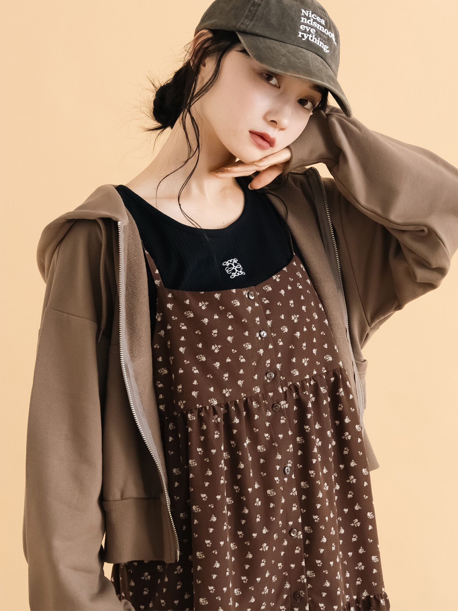 【エヘカソポ/ehka sopo】のショート丈ジップパーカー インテリア・キッズ・メンズ・レディースファッション・服の通販 founy(ファニー) 　ファッション　Fashion　レディースファッション　Fashion for Women　トップス・カットソー　Cut & Sew Tops　レディースパーカー・カジュアルフーディー　Casual Hoodies & Sweatshirts　ショート　Short, Short Length　シンプル　Simple, Minimal　ダブル　Double, Double-Breasted　パーカー　Hoodie, Parka　フロント　Front, Front Design　モカ|ID: prp329100004815360 ipo3291000000034975025