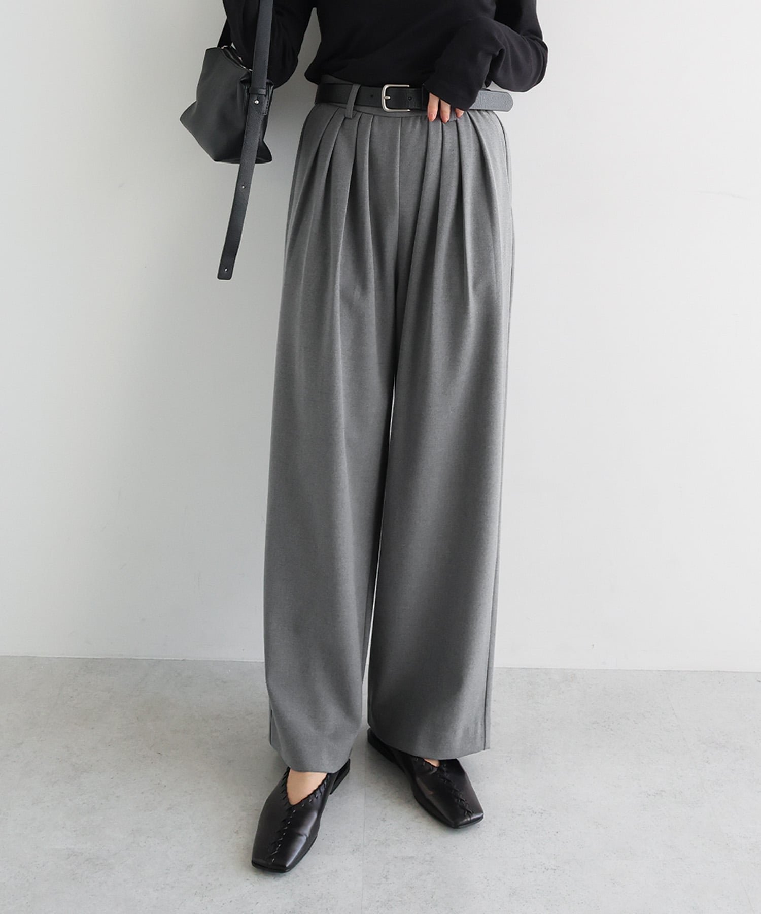 【アンドミー/andme】のウール混 タック ワイド パンツ evernavy エバーネイビー インテリア・キッズ・メンズ・レディースファッション・服の通販 founy(ファニー) 　ファッション　Fashion　レディースファッション　Fashion for Women　パンツ　Pants & Trousers　カットソー　Cut and Sewn Top　ジャケット　Jacket, Outerwear　なめらか　Smooth, Silky Texture　フロント　Front, Front Design　ポケット　Pocket, Pocket Detail　リラックス　Relax, Relaxed Fit　ワイド　Wide, Wide Fit　グレー|ID: prp329100004815385 ipo3291000000034975274