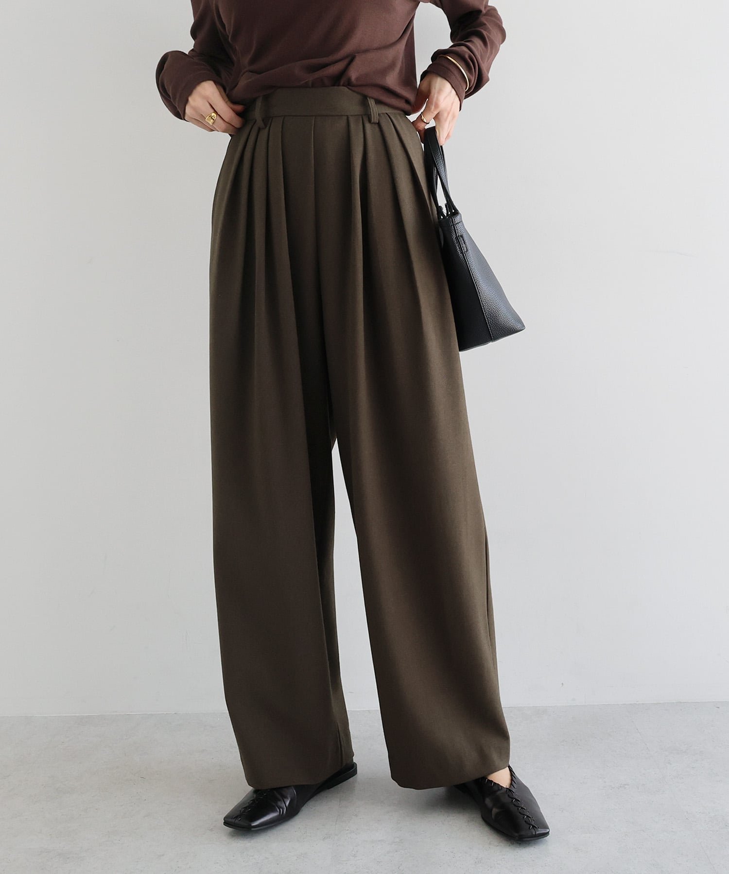 【アンドミー/andme】のウール混 タック ワイド パンツ evernavy エバーネイビー インテリア・キッズ・メンズ・レディースファッション・服の通販 founy(ファニー) 　ファッション　Fashion　レディースファッション　Fashion for Women　パンツ　Pants & Trousers　カットソー　Cut and Sewn Top　ジャケット　Jacket, Outerwear　なめらか　Smooth, Silky Texture　フロント　Front, Front Design　ポケット　Pocket, Pocket Detail　リラックス　Relax, Relaxed Fit　ワイド　Wide, Wide Fit　カーキブラウン|ID: prp329100004815385 ipo3291000000034975275