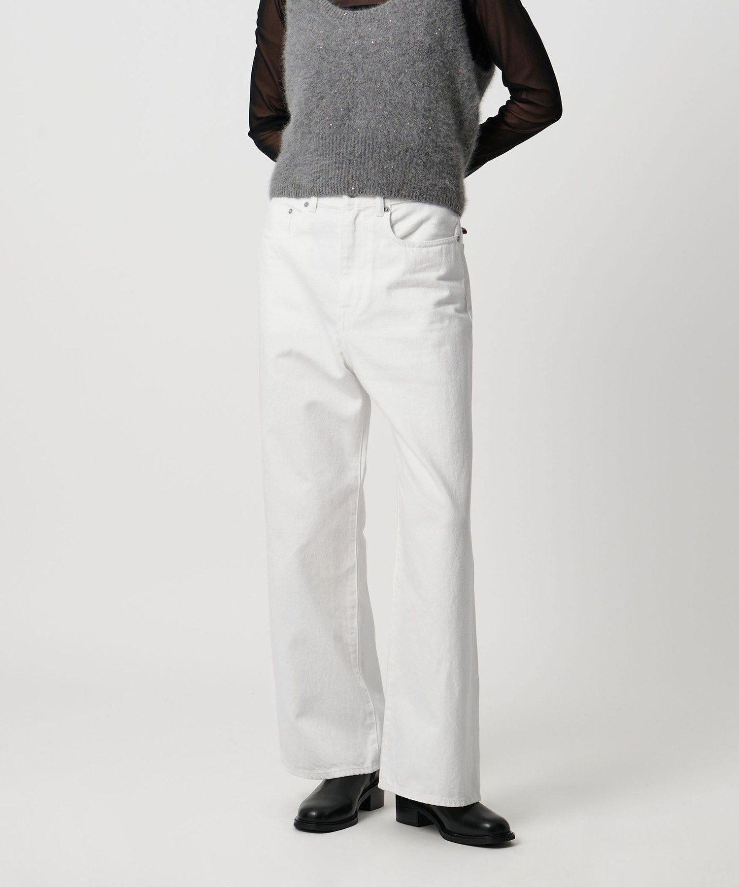 【ユナイテッドアローズ/UNITED ARROWS】のルーズシルエット ストレート デニムパンツ インテリア・キッズ・メンズ・レディースファッション・服の通販 founy(ファニー) ファッション Fashion レディースファッション Fashion for Women パンツ Pants & Trousers デニムパンツ・ジーンズ・美脚デニム Denim Jeans & Pants カットソー Cut and Sewn Top コンパクト Compact, Small Size ショート Short, Short Length スウェット / スエット Sweatshirt, Sweatwear ストレート Straight, Straight Cut デニム Denim, Jeans Material バランス Balance, Style Balance フェミニン Feminine, Girly フリル Frill, Ruffle ルーズ Loose, Oversized WHITE|ID: prp329100004815401 ipo3291000000034975413