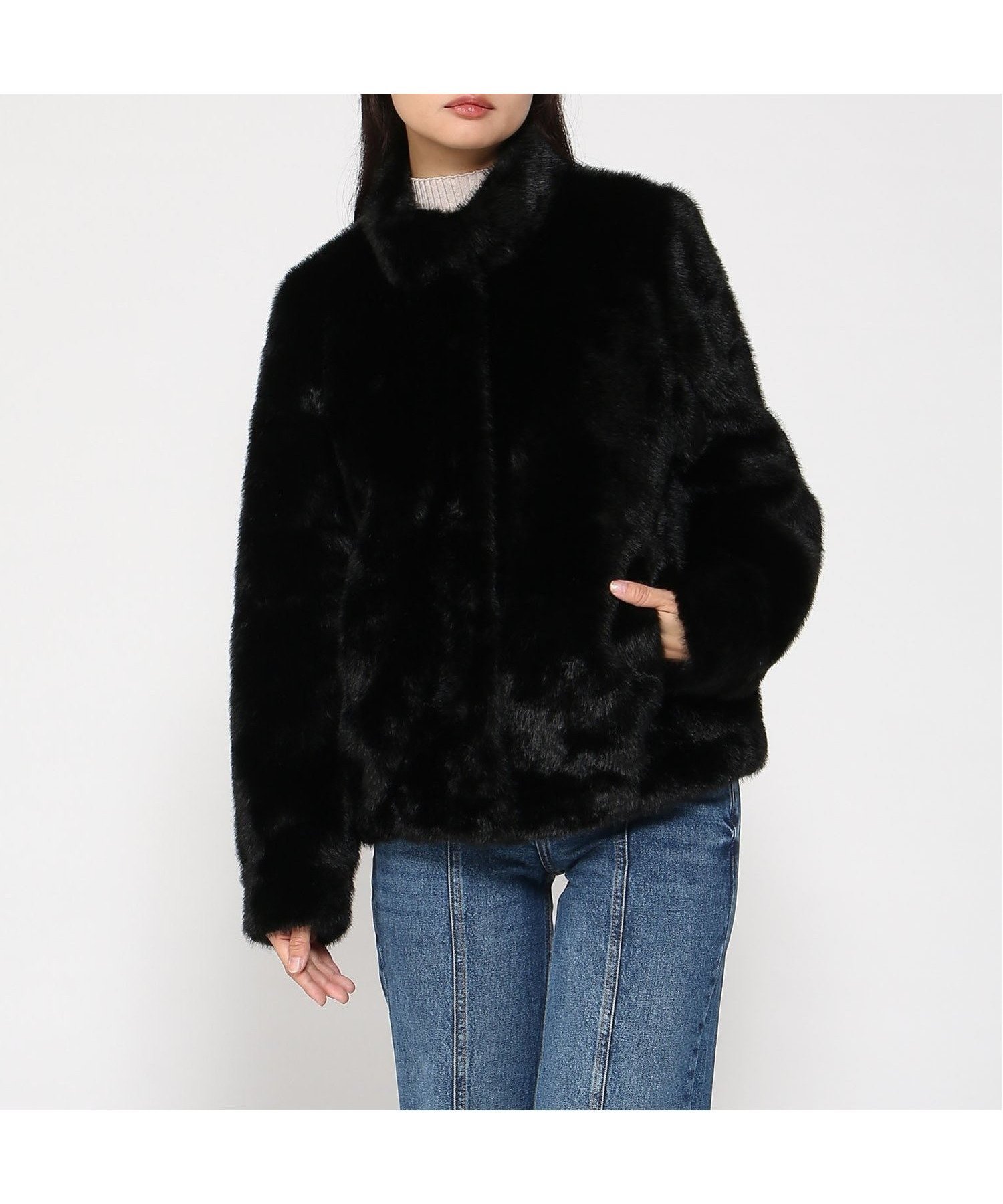 【ゲス/GUESS】のGUESS アウター ジャケット LUNA Faux Fur Jacket インテリア・キッズ・メンズ・レディースファッション・服の通販 founy(ファニー) 　ファッション　Fashion　レディースファッション　Fashion for Women　アウター　Coat / Outerwear Collection　レディースジャケット・軽アウター　Jackets　ジャケット　Jacket, Outerwear　ブラック|ID: prp329100004815465 ipo3291000000034975903
