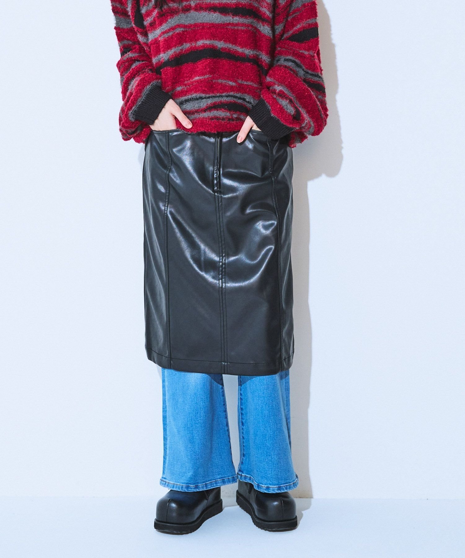 【ジーナシス/JEANASiS】のレザーペンシルミディスカート インテリア・キッズ・メンズ・レディースファッション・服の通販 founy(ファニー) ファッション Fashion レディースファッション Fashion for Women スカート Skirts おすすめ Recommended / Our Picks シンプル Simple, Minimal ジャケット Jacket, Outerwear スウェット / スエット Sweatshirt, Sweatwear スリット Slit, Slit Detail トレンド Trend, Trending Now フェイクレザー Faux Leather, PU Leather ポケット Pocket, Pocket Detail A/W・秋冬 Autumn/Winter ブラック|ID: prp329100004815526 ipo3291000000034976418