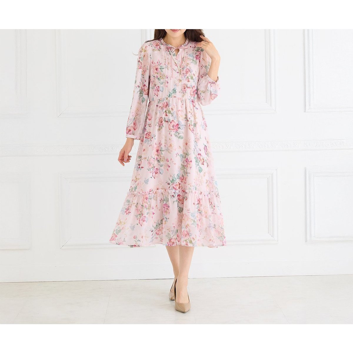 【ローズティアラ/Rose Tiara】のシフォンプリントワンピース インテリア・キッズ・メンズ・レディースファッション・服の通販 founy(ファニー) 　ファッション　Fashion　レディースファッション　Fashion for Women　ワンピース　Dresses　クラシカル　Classical, Vintage-Inspired　シフォン　Chiffon, Lightweight Fabric　フィット　Fit, Slim Fit　フリル　Frill, Ruffle　プリント　Print, Printed Pattern　ポケット　Pocket, Pocket Detail　マキシ　Maxi, Full Length　リボン　Ribbon, Bow　ピンク|ID: prp329100004815600 ipo3291000000034977078