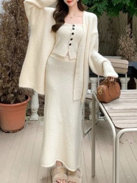 【ディアベル/DIAVEL】の釦トップス付きカーデ,スカート3点セット 人気、トレンドファッション・服の通販 founy(ファニー) ファッション Fashion レディースファッション Fashion for Women スカート Skirts 厚底 Platform Shoes カーディガン Cardigan, Knitwear クラッチ Clutch, Clutch Bag コンパクト Compact, Small Size シンプル Simple, Minimal ストラップサンダル Strappy Sandals, Strap Sandals スニーカー Sneakers, Trainers セットアップ Set-Up, Coordinated Outfit ダウン Down, Puffer フィット Fit, Slim Fit ロング Long, Long-Length A/W・秋冬 Autumn/Winter 再入荷 Restock / Back in Stock おすすめ Recommended / Our Picks |ID:prp329100004815648