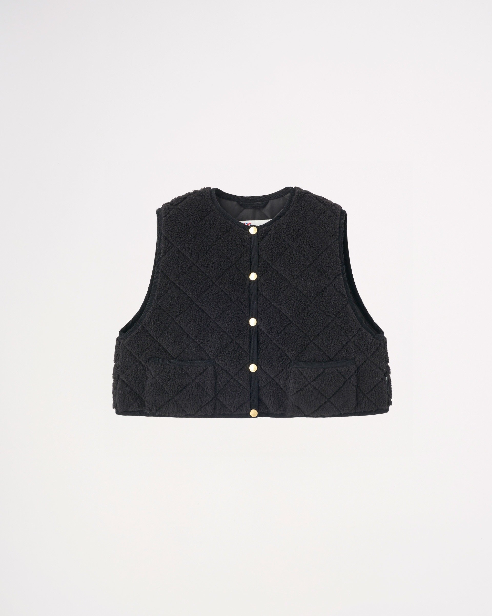 【トラディショナル ウェザーウェア/TWW / Traditional Weatherwear】のARKLEY GILET ECO FUR インテリア・キッズ・メンズ・レディースファッション・服の通販 founy(ファニー) 　ファッション　Fashion　レディースファッション　Fashion for Women　アウター　Coat / Outerwear Collection　トップス・カットソー　Cut & Sew Tops　ベスト&ジレ / 重ね着スタイル　Vests & Gilets　コンパクト　Compact, Small Size　コーデュロイ　Corduroy, Cord Fabric　ドット　Polka Dot, Dot Pattern　パイピング　Piping, Trim Design　フォルム　Silhouette, Form　ムートン　Shearling, Mouton　リュクス　Luxury, Elegant, High-End, Chic　ブラック|ID: prp329100004815658 ipo3291000000034977469