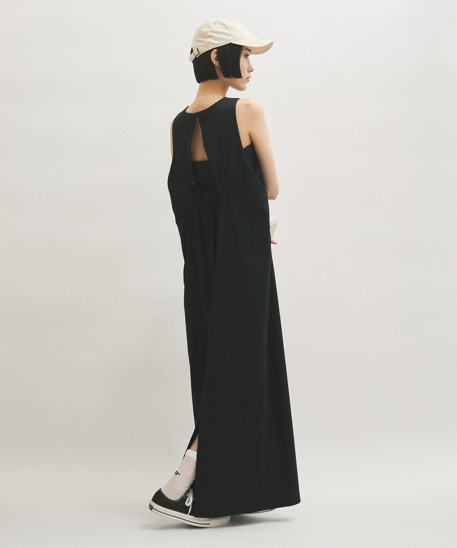 【アダム エ ロペ/ADAM ET ROPE'】のバックオープンストレートワンピース インテリア・キッズ・メンズ・レディースファッション・服の通販 founy(ファニー) 　ファッション　Fashion　レディースファッション　Fashion for Women　ワンピース　Dresses　アクセサリー　Fashion Accessories　インナー　Innerwear　春　Spring　キャミソール　Camisole, Spaghetti Strap Top　ギャザー　Gathered, Ruffled　ストレッチ　Stretch, Stretchy Fabric　ストレート　Straight, Straight Cut　スリット　Slit, Slit Detail　センター　Center, Center Line　タンブラー　Tumbler, Travel Mug　ポケット　Pocket, Pocket Detail　S/S・春夏　SS, Spring/Summer, Warm Season　おすすめ　Recommended / Our Picks　夏　Summer　エレガント 上品　Elegant　2025年　2025　2025春夏・S/S　Spring/Summer 2025 SS25　ブラック(01)|ID: prp329100004815664 ipo3291000000034977552