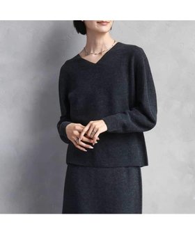 【ミッシェルクラン/MICHEL KLEIN】のセットアップ対応 Vネックニット 人気、トレンドファッション・服の通販 founy(ファニー) ファッション Fashion レディースファッション Fashion for Women トップス・カットソー Cut & Sew Tops ニット Knit Tops & Sweaters Vネックトップス V-Neck Tops / V-Cut Neckline Shirts 春 Spring 秋 Autumn ショルダー Shoulder, Shoulder Strap シンプル Simple, Minimal スタイリッシュ Stylish, Fashionable セットアップ Set-Up, Coordinated Outfit ダウン Down, Puffer トレンド Trend, Trending Now ドロップ Drop Shoulder, Dropped Style バランス Balance, Style Balance ベーシック Basic, Essential ボトム Bottoms, Lower Wear 無地 Plain, Solid Color リラックス Relax, Relaxed Fit 冬 Winter / This Winter 再入荷 Restock / Back in Stock 夏 Summer エレガント 上品 Elegant |ID:prp329100004815694