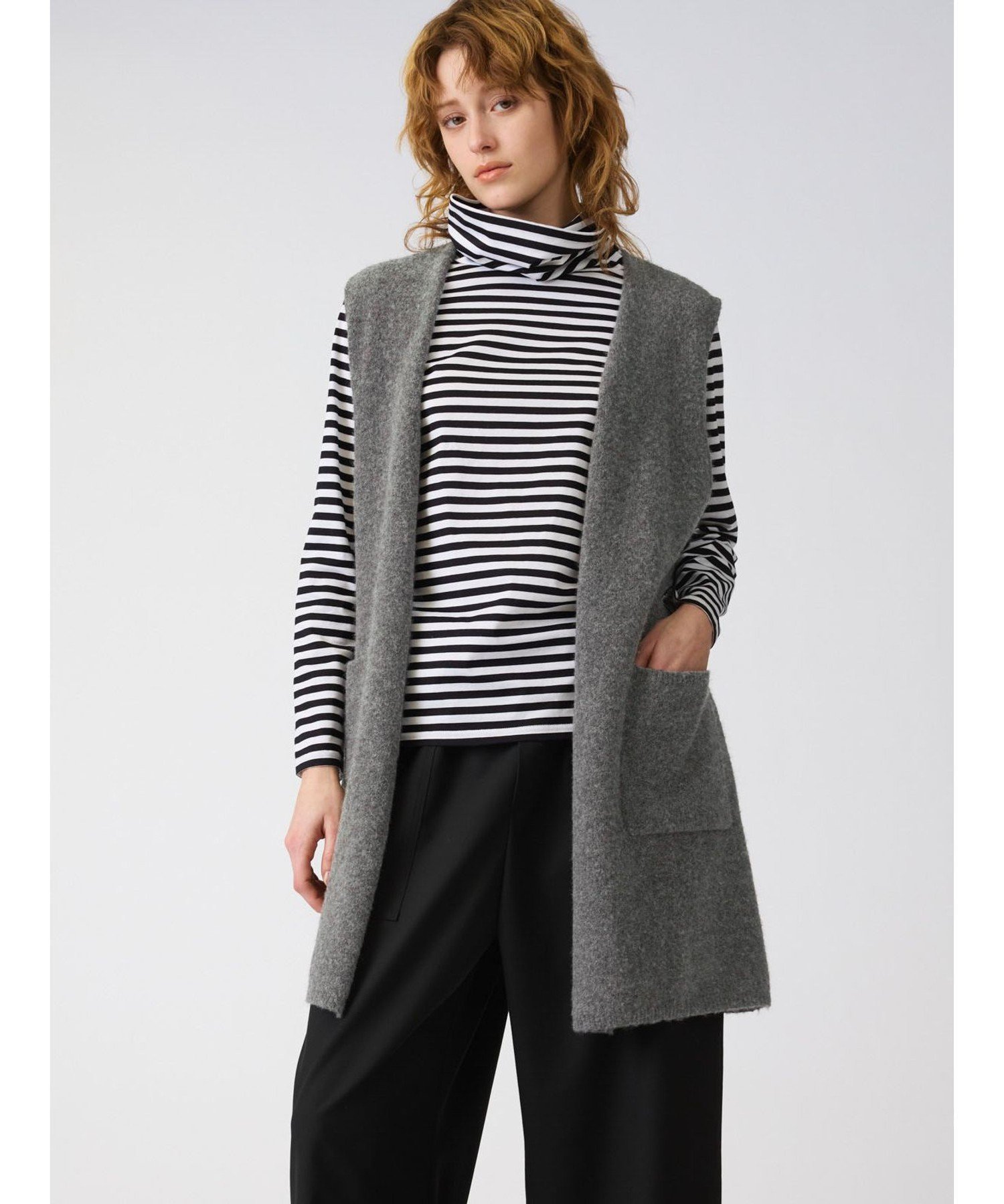 【マーコート/MARcourt】のmizuiro ind ベルト付きVネックジレ 人気、トレンドファッション・服の通販 founy(ファニー) 　ファッション　Fashion　レディースファッション　Fashion for Women　アウター　Coat / Outerwear Collection　トップス・カットソー　Cut & Sew Tops　ベスト&ジレ / 重ね着スタイル　Vests & Gilets　Vネックトップス　V-Neck Tops / V-Cut Neckline Shirts　ベルト&ウエストマーク　Belts & Waist Accessories　ノースリーブ　Sleeveless, No-Sleeve　ポケット　Pocket, Pocket Detail　冬　Winter / This Winter　無地　Plain, Solid Color　 other-1|ID: prp329100004815697 ipo3291000000034977860