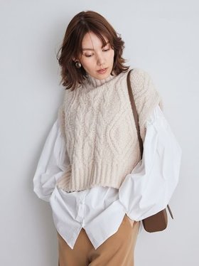 【ミラオーウェン/Mila Owen】の【セットアイテム】ケーブルベストシャツレイヤードSET 人気、トレンドファッション・服の通販 founy(ファニー) ファッション Fashion レディースファッション Fashion for Women アウター Coat / Outerwear Collection トップス・カットソー Cut & Sew Tops シャツ・ブラウス・オフィスカジュアル Elegant Blouses & Button-Ups ベスト&ジレ / 重ね着スタイル Vests & Gilets インナー Innerwear カットソー Cut and Sewn Top ギャザー Gathered, Ruffled クロップド Cropped, Short Length 12月号 December Issue スマート Smart, Elegant 雑誌 Magazine, Fashion Magazine トレンド Trend, Trending Now フレア Flare, Flared ベスト Vest, Waistcoat |ID:prp329100004815708