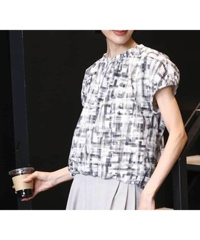 【ミッシェルクラン/MICHEL KLEIN】のセットアップ対応 かすれチェック柄ノースリーブプルオーバー 人気、トレンドファッション・服の通販 founy(ファニー) ファッション Fashion レディースファッション Fashion for Women トップス・カットソー Cut & Sew Tops キャミソール&ノースリーブ Camisoles & Sleeveless Tops カジュアルプルオーバー・ニットトップス Pullovers & Knit Tops / Casual Pullovers エアリー Airy Texture 洗える Machine Washable ギャザー Gathered, Ruffled シンプル Simple, Minimal スタイリッシュ Stylish, Fashionable ストレッチ Stretch, Stretchy Fabric スピンドル Spindle, Drawcord スポーティ Sporty, Casual Athletic セットアップ Set-Up, Coordinated Outfit ダウン Down, Puffer チェック Check, Plaid, Tartan トレンド Trend, Trending Now ノースリーブ Sleeveless, No-Sleeve バランス Balance, Style Balance フォルム Silhouette, Form ブラウジング Blouson Silhouette, Cinched Waist プリント Print, Printed Pattern ベーシック Basic, Essential ポケット Pocket, Pocket Detail モダン Modern, Contemporary ラグジュアリー Luxury, Elegant 再入荷 Restock / Back in Stock おすすめ Recommended / Our Picks 夏 Summer エレガント 上品 Elegant |ID:prp329100004815724