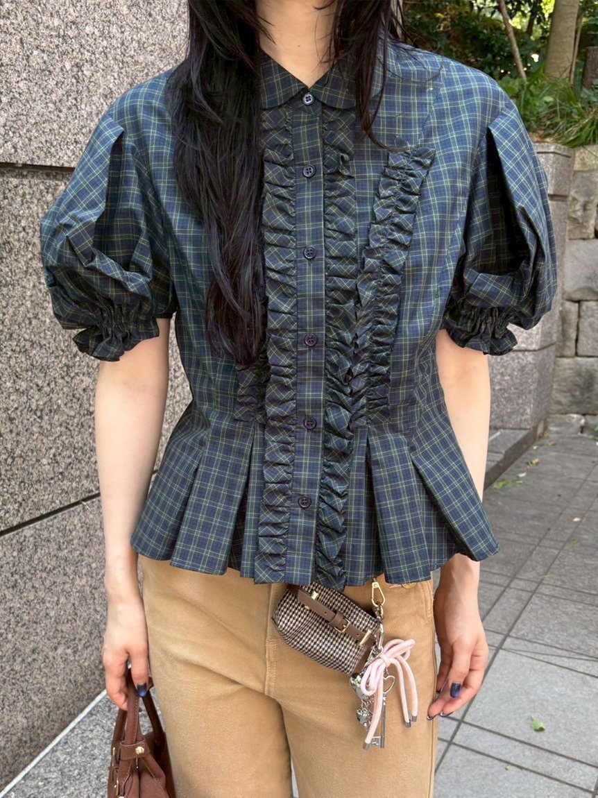 【リリーブラウン/Lily Brown】のフリルレースアップブラウス インテリア・キッズ・メンズ・レディースファッション・服の通販 founy(ファニー) 　雑誌掲載アイテム　Magazine Picks & Fashion Features　ファッション雑誌　Fashion Magazines　スウィート　Sweet　ヴィヴィ　ViVi　ファッション　Fashion　レディースファッション　Fashion for Women　トップス・カットソー　Cut & Sew Tops　シャツ・ブラウス・オフィスカジュアル　Elegant Blouses & Button-Ups　9月号　September Issue　切替　Switching, Contrast Panel　10月号　October Issue　スマート　Smart, Elegant　スリーブ　Sleeve, Long Sleeve / Short Sleeve　雑誌　Magazine, Fashion Magazine　フェミニン　Feminine, Girly　フリル　Frill, Ruffle　フロント　Front, Front Design　レース　Lace, Lace Fabric　CHECK[931]|ID: prp329100004815768 ipo3291000000034978797