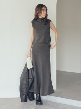 【ミラオーウェン/Mila Owen】の【セットアイテム】ハイネックノースリニットナロースカートSET 人気、トレンドファッション・服の通販 founy(ファニー) ファッション Fashion レディースファッション Fashion for Women セットアップ Matching Sets スカート・ミニ/ミディ/マキシ Skirts / Mini, Midi & Maxi Skirts 秋 Autumn 9月号 September Issue スマート Smart, Elegant セットアップ Set-Up, Coordinated Outfit 雑誌 Magazine, Fashion Magazine ノースリーブ Sleeveless, No-Sleeve ハイネック High Neck, Mock Neck フレア Flare, Flared ボトム Bottoms, Lower Wear ループ Loop, Loop Knit おすすめ Recommended / Our Picks エレガント 上品 Elegant |ID:prp329100004815775