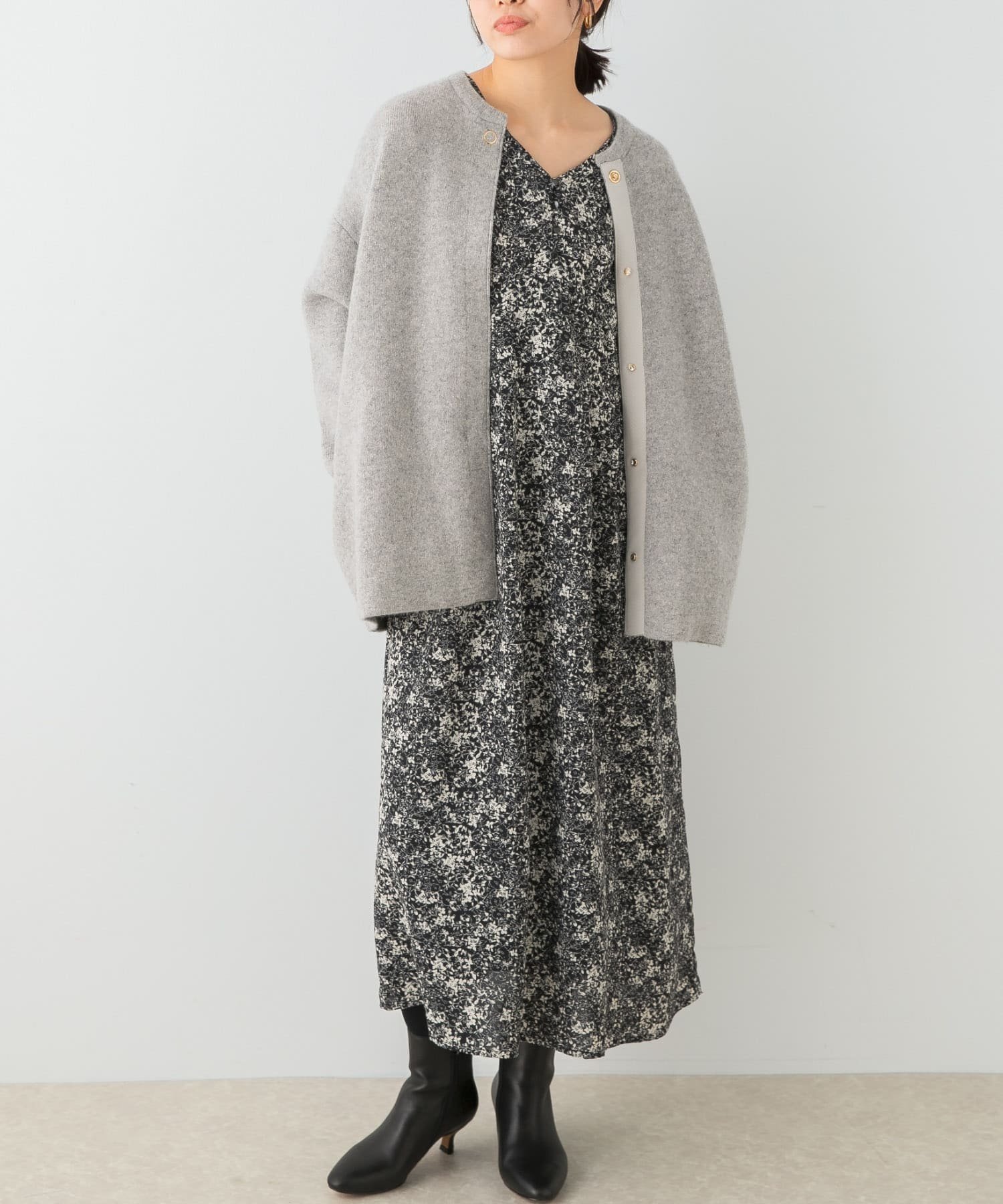 【アーバンリサーチ ロッソ/URBAN RESEARCH ROSSO】のF by ROSSO フラワープリントパフスリーブワンピース インテリア・キッズ・メンズ・レディースファッション・服の通販 founy(ファニー) 　ファッション　Fashion　レディースファッション　Fashion for Women　ワンピース　Dresses　2025年　2025　2025-2026秋冬・A/W　Autumn/Winter 2025–26 AW25–26　冬　Winter / This Winter　カーディガン　Cardigan, Knitwear　ショート　Short, Short Length　ジャケット　Jacket, Outerwear　デコルテ　Décolleté, Neckline　プリント　Print, Printed Pattern　エレガント 上品　Elegant　A/W・秋冬　Autumn/Winter　BLACK|ID: prp329100004816256 ipo3291000000034982781