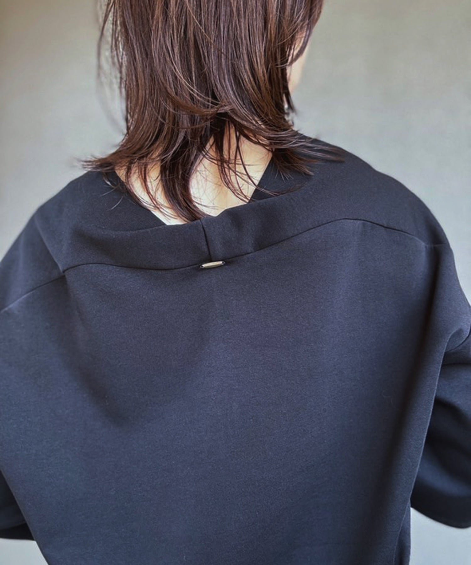 【スタイルドア/STYLEDOOR】のライトダンボール抜き衿ハーフスリーブプルオーバー インテリア・キッズ・メンズ・レディースファッション・服の通販 founy(ファニー) 　ファッション　Fashion　レディースファッション　Fashion for Women　トップス・カットソー　Cut & Sew Tops　カジュアルプルオーバー・ニットトップス　Pullovers & Knit Tops / Casual Pullovers　カットソー　Cut and Sewn Top　デニム　Denim, Jeans Material　パターン　Pattern, Design Print　ボトム　Bottoms, Lower Wear　リラックス　Relax, Relaxed Fit　ワイド　Wide, Wide Fit　エレガント 上品　Elegant　ブラック|ID: prp329100004816359 ipo3291000000034983726