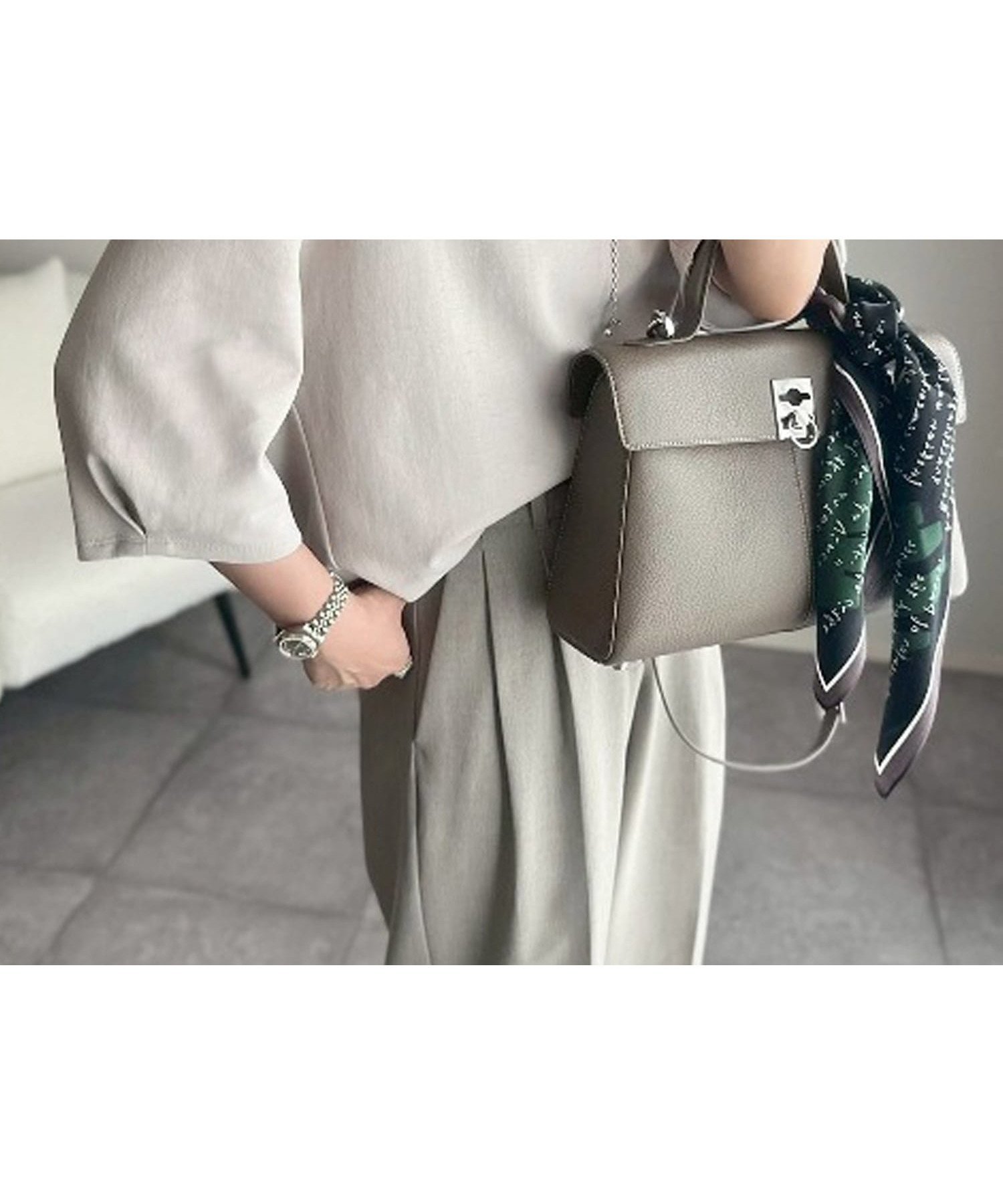 【スタイルドア/STYLEDOOR】のライトダンボール抜き衿ハーフスリーブプルオーバー インテリア・キッズ・メンズ・レディースファッション・服の通販 founy(ファニー) 　ファッション　Fashion　レディースファッション　Fashion for Women　トップス・カットソー　Cut & Sew Tops　カジュアルプルオーバー・ニットトップス　Pullovers & Knit Tops / Casual Pullovers　カットソー　Cut and Sewn Top　デニム　Denim, Jeans Material　パターン　Pattern, Design Print　ボトム　Bottoms, Lower Wear　リラックス　Relax, Relaxed Fit　ワイド　Wide, Wide Fit　エレガント 上品　Elegant　グレージュ|ID: prp329100004816359 ipo3291000000034983732