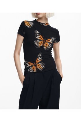 【デシグアル/Desigual】のCROISE Tシャツショートスリーブ 人気、トレンドファッション・服の通販 founy(ファニー) ファッション Fashion レディースファッション Fashion for Women トップス・カットソー Cut & Sew Tops シャツ・ブラウス・オフィスカジュアル Elegant Blouses & Button-Ups ロングTシャツ・Tシャツ Longline T-Shirts & Tees カラフル Colorful Design シューズ Shoes, Footwear ショート Short, Short Length スリーブ Sleeve, Long Sleeve / Short Sleeve デニム Denim, Jeans Material パターン Pattern, Design Print パッチワーク Patchwork, Mixed Fabric プリント Print, Printed Pattern メンズ Men's, Menswear |ID:prp329100004816390