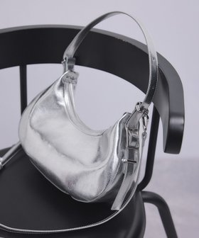 【アダム エ ロペ/ADAM ET ROPE'】の【WEB限定】ラウンドショルダーバッグ 人気、トレンドファッション・服の通販 founy(ファニー) ファッション Fashion レディースファッション Fashion for Women バッグ Bags ショルダー Shoulder, Shoulder Strap シルバー Silver, Metallic Silver スタイリッシュ Stylish, Fashionable 財布 Wallet, Purse バランス Balance, Style Balance フェイクレザー Faux Leather, PU Leather フォルム Silhouette, Form ポケット Pocket, Pocket Detail ラウンド Round, Round Neck 2025年 2025 2025-2026秋冬・A/W Autumn/Winter 2025–26 AW25–26 |ID:prp329100004816447