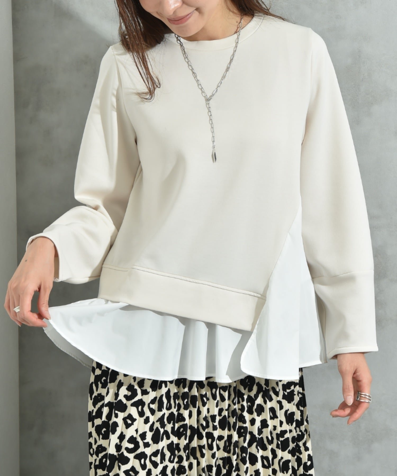 【インタープラネット/INTERPLANET】のスポンジリバー裾異素材切替プルオーバー インテリア・キッズ・メンズ・レディースファッション・服の通販 founy(ファニー) 　ファッション　Fashion　レディースファッション　Fashion for Women　トップス・カットソー　Cut & Sew Tops　カジュアルプルオーバー・ニットトップス　Pullovers & Knit Tops / Casual Pullovers　おすすめ　Recommended / Our Picks　カットソー　Cut and Sewn Top　ベーシック　Basic, Essential　ペプラム　Peplum, Flared Hem　エレガント 上品　Elegant　人気　Popular, Best Seller　切替　Switching, Contrast Panel　ナチュラル|ID: prp329100004816486 ipo3291000000034984675