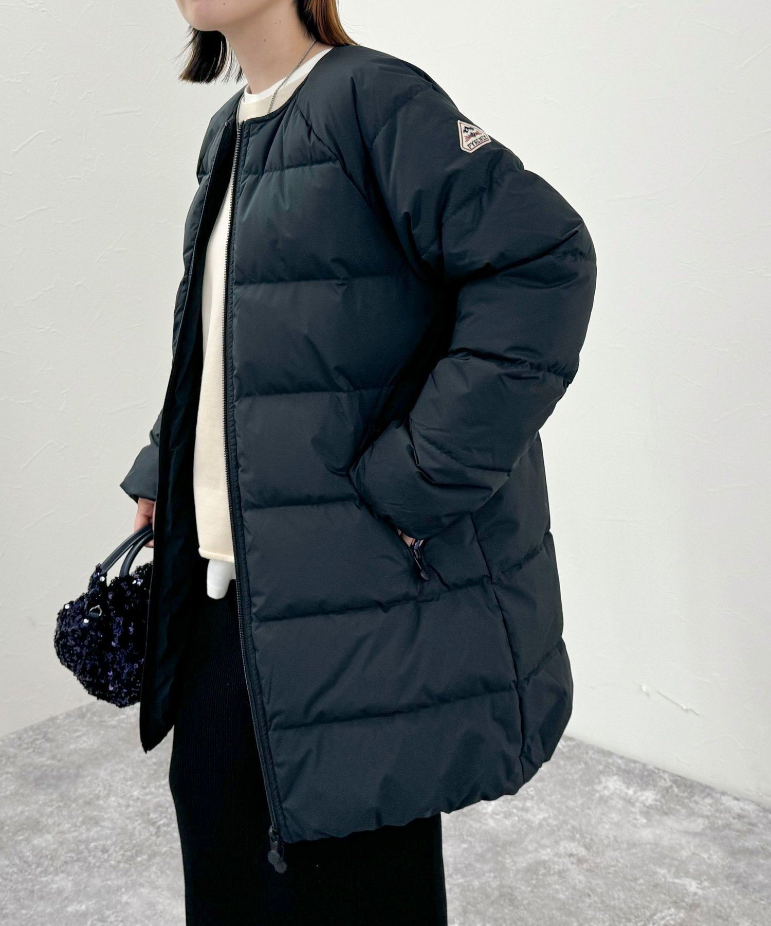 【フレディ&グロスター/FREDY&GLOSTER】の【PYRENEX/ピレネックス】ARTNEY SOFT 3 HWU001 インテリア・キッズ・メンズ・レディースファッション・服の通販 founy(ファニー) 　ファッション　Fashion　レディースファッション　Fashion for Women　軽量　Lightweight, Ultra Light　シンプル　Simple, Minimal　ストレッチ　Stretch, Stretchy Fabric　スリーブ　Sleeve, Long Sleeve / Short Sleeve　ダウン　Down, Puffer　バランス　Balance, Style Balance　ピーチ　Peach, Soft Touch　フランス　France, French　プレミアム　Premium, High-End　ミドル　Middle Length, Mid Height　ラウンド　Round, Round Neck　おすすめ　Recommended / Our Picks　エレガント 上品　Elegant　2025年　2025　2025-2026秋冬・A/W　Autumn/Winter 2025–26 AW25–26　ブラック|ID: prp329100004816512 ipo3291000000034984913