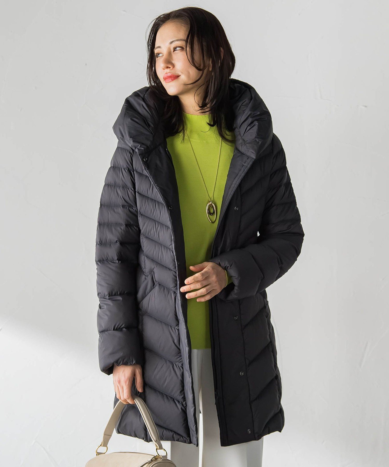 【ロートレ アモン/LAUTRE AMONT】のSurface Light ボリュームネックダウンコート インテリア・キッズ・メンズ・レディースファッション・服の通販 founy(ファニー) 　ファッション　Fashion　レディースファッション　Fashion for Women　アウター　Coat / Outerwear Collection　コート・ロングコート・ピーコート　Long Coats, Peacoats & More　ダウンジャケット・軽量ダウン　Warm & Lightweight Down Jackets　秋　Autumn　軽量　Lightweight, Ultra Light　ダウン　Down, Puffer　なめらか　Smooth, Silky Texture　バランス　Balance, Style Balance　ベーシック　Basic, Essential　防寒　Cold Protection, Winter-Ready　冬　Winter / This Winter　A/W・秋冬　Autumn/Winter　おすすめ　Recommended / Our Picks　旅行　Travel　エレガント 上品　Elegant　ビジネス 仕事 通勤　Business / Work / Commuting　2025年　2025　2025-2026秋冬・A/W　Autumn/Winter 2025–26 AW25–26　チャコールグレー|ID: prp329100004816522 ipo3291000000034984993