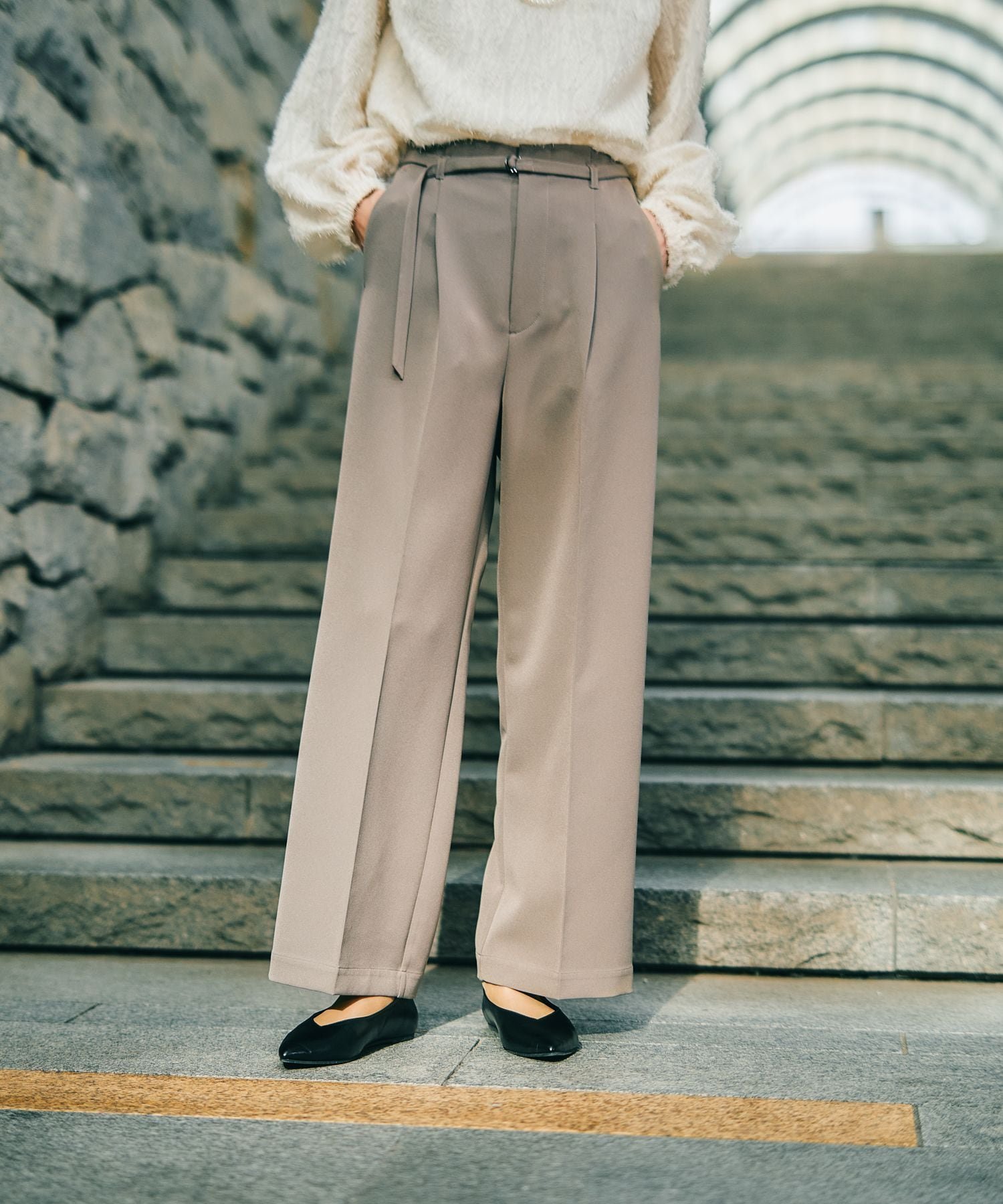 【レプシィム ローリーズファーム/LEPSIM LOWRYS FARM】の【入卒式/セレモニー】Wクロスベルト付きワイドパンツ インテリア・キッズ・メンズ・レディースファッション・服の通販 founy(ファニー) 　ファッション　Fashion　レディースファッション　Fashion for Women　パンツ　Pants & Trousers　ベルト&ウエストマーク　Belts & Waist Accessories　おすすめ　Recommended / Our Picks　オケージョン　Occasion Wear　ジャケット　Jacket, Outerwear　ストレッチ　Stretch, Stretchy Fabric　ストレート　Straight, Straight Cut　セットアップ　Set-Up, Coordinated Outfit　セレモニー　Ceremony　フォーマル　Formal, Dressy　ベスト　Vest, Waistcoat　ワイド　Wide, Wide Fit　ビジネス 仕事 通勤　Business / Work / Commuting　入学式　Entrance Ceremony　卒業式　Graduation Ceremony　結婚式　Wedding　モカーキ70|ID: prp329100004816523 ipo3291000000034984995