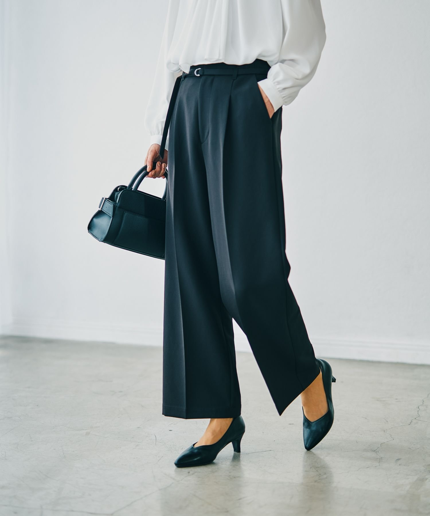 【レプシィム ローリーズファーム/LEPSIM LOWRYS FARM】の【入卒式/セレモニー】Wクロスベルト付きワイドパンツ インテリア・キッズ・メンズ・レディースファッション・服の通販 founy(ファニー) 　ファッション　Fashion　レディースファッション　Fashion for Women　パンツ　Pants & Trousers　ベルト&ウエストマーク　Belts & Waist Accessories　おすすめ　Recommended / Our Picks　オケージョン　Occasion Wear　ジャケット　Jacket, Outerwear　ストレッチ　Stretch, Stretchy Fabric　ストレート　Straight, Straight Cut　セットアップ　Set-Up, Coordinated Outfit　セレモニー　Ceremony　フォーマル　Formal, Dressy　ベスト　Vest, Waistcoat　ワイド　Wide, Wide Fit　ビジネス 仕事 通勤　Business / Work / Commuting　入学式　Entrance Ceremony　卒業式　Graduation Ceremony　結婚式　Wedding　ブラック09|ID: prp329100004816523 ipo3291000000034984996