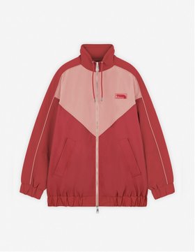 【メゾンキツネ アーカイブス/MAISON KITSUNE ARCHIVES】の【公式】Maison Kitsune FLASH FOX LIGHT JACKET 人気、トレンドファッション・服の通販 founy(ファニー) ファッション Fashion レディースファッション Fashion for Women アウター Coat / Outerwear Collection レディースジャケット・軽アウター Jackets シリコン Silicone, Silicone Material ジャケット Jacket, Outerwear スタンド Stand Collar, Upright Stand ダブル Double, Double-Breasted テーパード Tapered, Tapered Pants ドローコード Drawcord, Drawstring Cord 長袖 Long Sleeve, Full Sleeve パッチ Patch, Appliqué フロント Front, Front Design メタル Metal, Metal Parts |ID:prp329100004816541