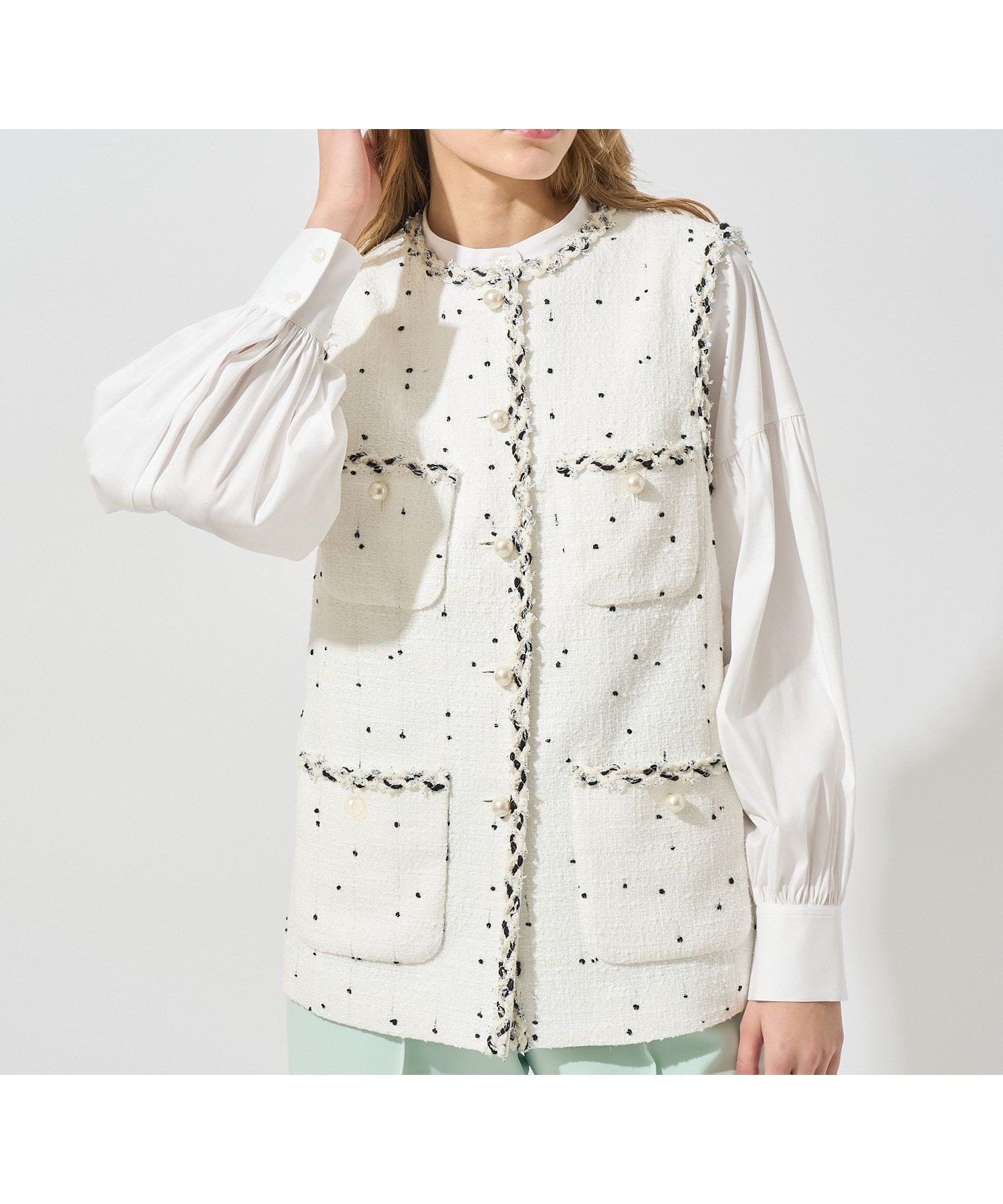 【アナイ/ANAYI】の【Eternal Line 2025】ミニドットツイード4ポケットジレ インテリア・キッズ・メンズ・レディースファッション・服の通販 founy(ファニー) 　ファッション　Fashion　レディースファッション　Fashion for Women　アウター　Coat / Outerwear Collection　トップス・カットソー　Cut & Sew Tops　ベスト&ジレ / 重ね着スタイル　Vests & Gilets　オケージョン　Occasion Wear　春　Spring　スマート　Smart, Elegant　セットアップ　Set-Up, Coordinated Outfit　雑誌　Magazine, Fashion Magazine　ツイード　Twill, Twill Weave　パーティ　Party, Party Style　パール　Pearl, Pearl Accent　フォーマル　Formal, Dressy　ブレード　Braid, Decorative Trim　ポケット　Pocket, Pocket Detail　ポンポン　Pom-Pom, Fluffy Ball　モノトーン　Monotone, Black and White　ランダム　Random, Irregular　再入荷　Restock / Back in Stock　セレモニー　Ceremony　入学式　Entrance Ceremony　卒業式　Graduation Ceremony　結婚式　Wedding　ビジネス 仕事 通勤　Business / Work / Commuting　white|ID: prp329100004816549 ipo3291000000034985315