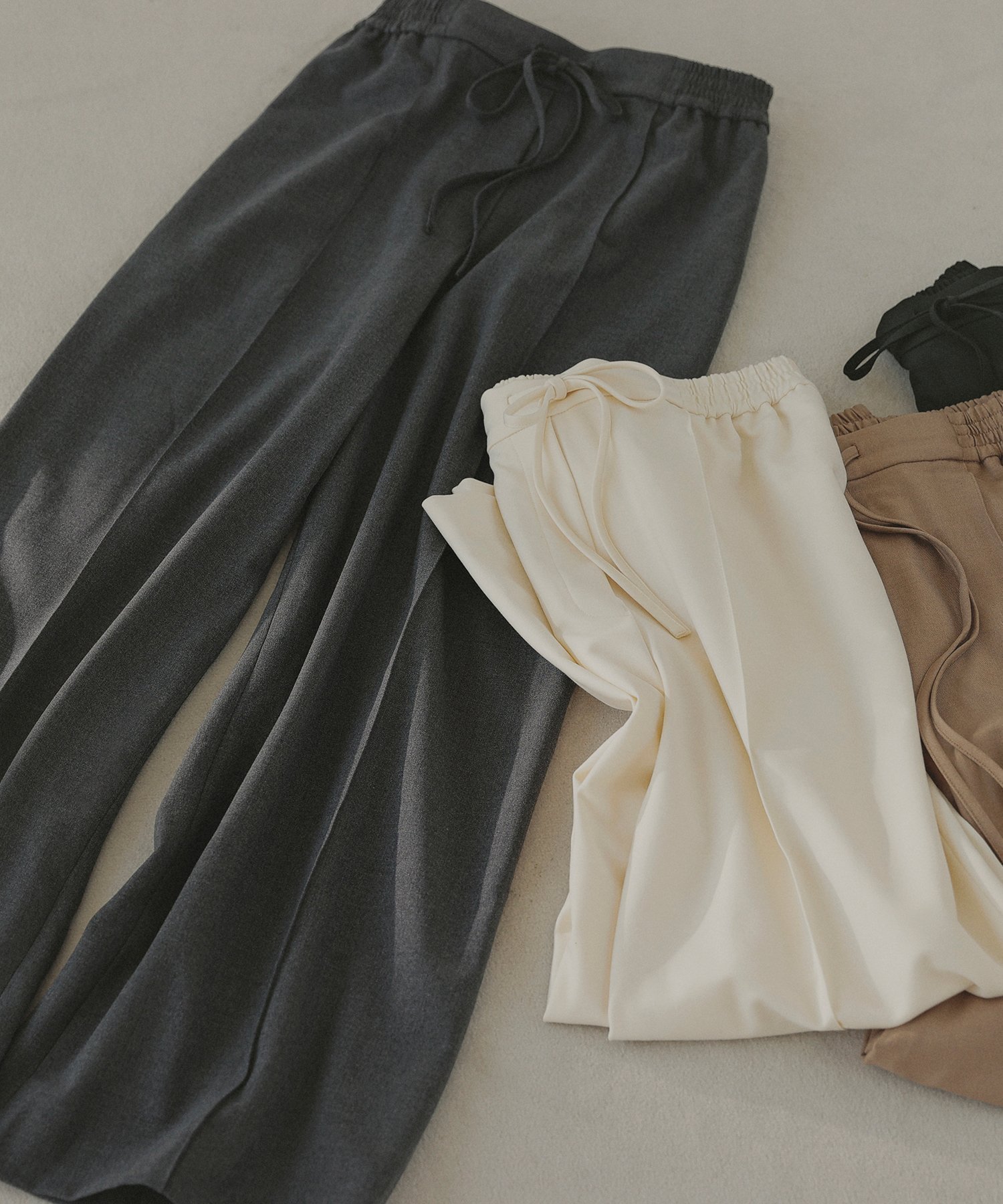 【ナチュラル ビューティー ベーシック/NATURAL BEAUTY BASIC】の楽してごめん!はくだけきちんと見えパンツ インテリア・キッズ・メンズ・レディースファッション・服の通販 founy(ファニー) 　ファッション　Fashion　レディースファッション　Fashion for Women　パンツ　Pants & Trousers　ストレート　Straight, Straight Cut　センター　Center, Center Line　リラックス　Relax, Relaxed Fit　ワイド　Wide, Wide Fit　エレガント 上品　Elegant　チャコール1|ID: prp329100004816568 ipo3291000000034985437