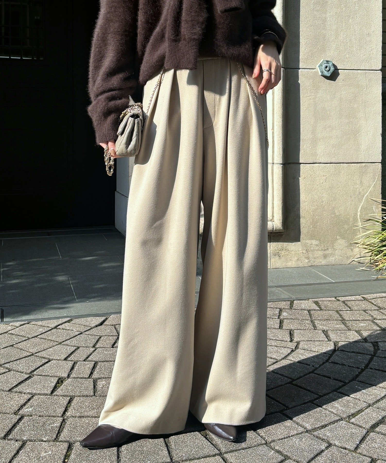 【ドゥドゥ/DouDou】の【完売カラー再追加!/冬もマイナス3キロ見え!】ウォームタックワイドパンツ インテリア・キッズ・メンズ・レディースファッション・服の通販 founy(ファニー) 　ファッション　Fashion　レディースファッション　Fashion for Women　パンツ　Pants & Trousers　スマート　Smart, Elegant　雑誌　Magazine, Fashion Magazine　フロント　Front, Front Design　冬　Winter / This Winter　A/W・秋冬　Autumn/Winter　再入荷　Restock / Back in Stock　エレガント 上品　Elegant　2025年　2025　2025-2026秋冬・A/W　Autumn/Winter 2025–26 AW25–26　グレージュ|ID: prp329100004816618 ipo3291000000034985807