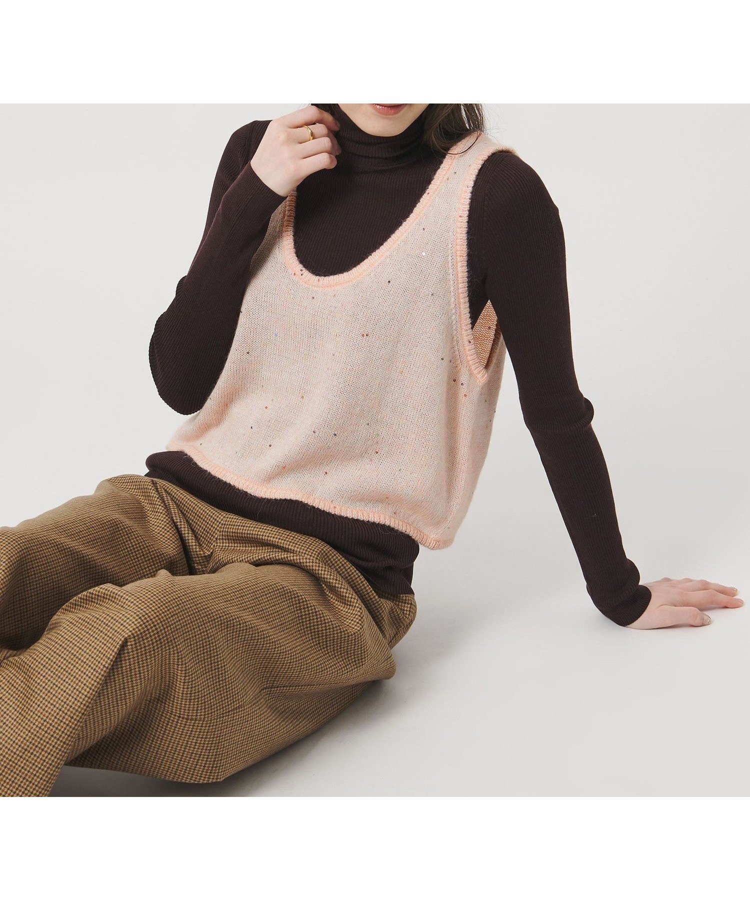 【ユナイテッドアローズ/UNITED ARROWS】のフラワー スパンコール ベスト インテリア・キッズ・メンズ・レディースファッション・服の通販 founy(ファニー) 　ファッション　Fashion　レディースファッション　Fashion for Women　アウター　Coat / Outerwear Collection　トップス・カットソー　Cut & Sew Tops　ベスト&ジレ / 重ね着スタイル　Vests & Gilets　インナー　Innerwear　カットソー　Cut and Sewn Top　カーディガン　Cardigan, Knitwear　コンパクト　Compact, Small Size　ジャケット　Jacket, Outerwear　スパンコール　Sequins, Sequin Embellishment　バランス　Balance, Style Balance　フラワー　Flower, Floral　ベスト　Vest, Waistcoat　おすすめ　Recommended / Our Picks　LT.PINK|ID: prp329100004816631 ipo3291000000034985908