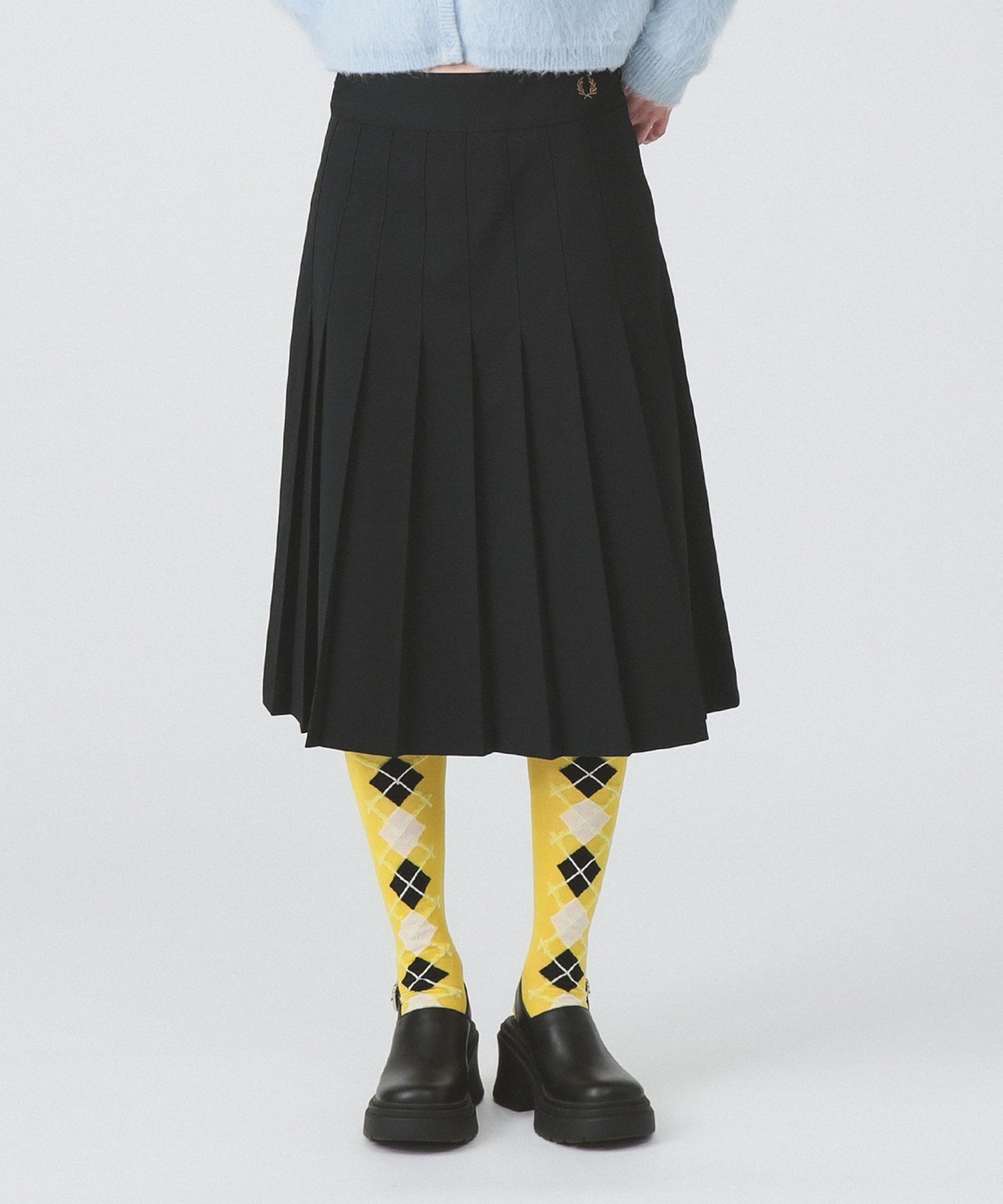 【ビームス ウイメン/BEAMS】の【秋から着れる別注/フレッドペリー/プリーツスカート/26AW】FRED PERRY / Tennis Pleats Skirt インテリア・キッズ・メンズ・レディースファッション・服の通販 founy(ファニー) 　ファッション　Fashion　レディースファッション　Fashion for Women　スカート　Skirts　プリーツスカート / 上品フェミニンスタイル　Pleated Skirts　秋　Autumn　シューズ　Shoes, Footwear　スニーカー　Sneakers, Trainers　ソックス　Socks, Hosiery　トレンド　Trend, Trending Now　バランス　Balance, Style Balance　プリーツ　Pleats, Pleated　ベスト　Vest, Waistcoat　別注　Limited Edition, Custom Order　ミドル　Middle Length, Mid Height　ロンドン　London Style, British Inspired　おすすめ　Recommended / Our Picks　エレガント 上品　Elegant　2025年　2025　2025-2026秋冬・A/W　Autumn/Winter 2025–26 AW25–26　BLACK|ID: prp329100004816643 ipo3291000000034986010