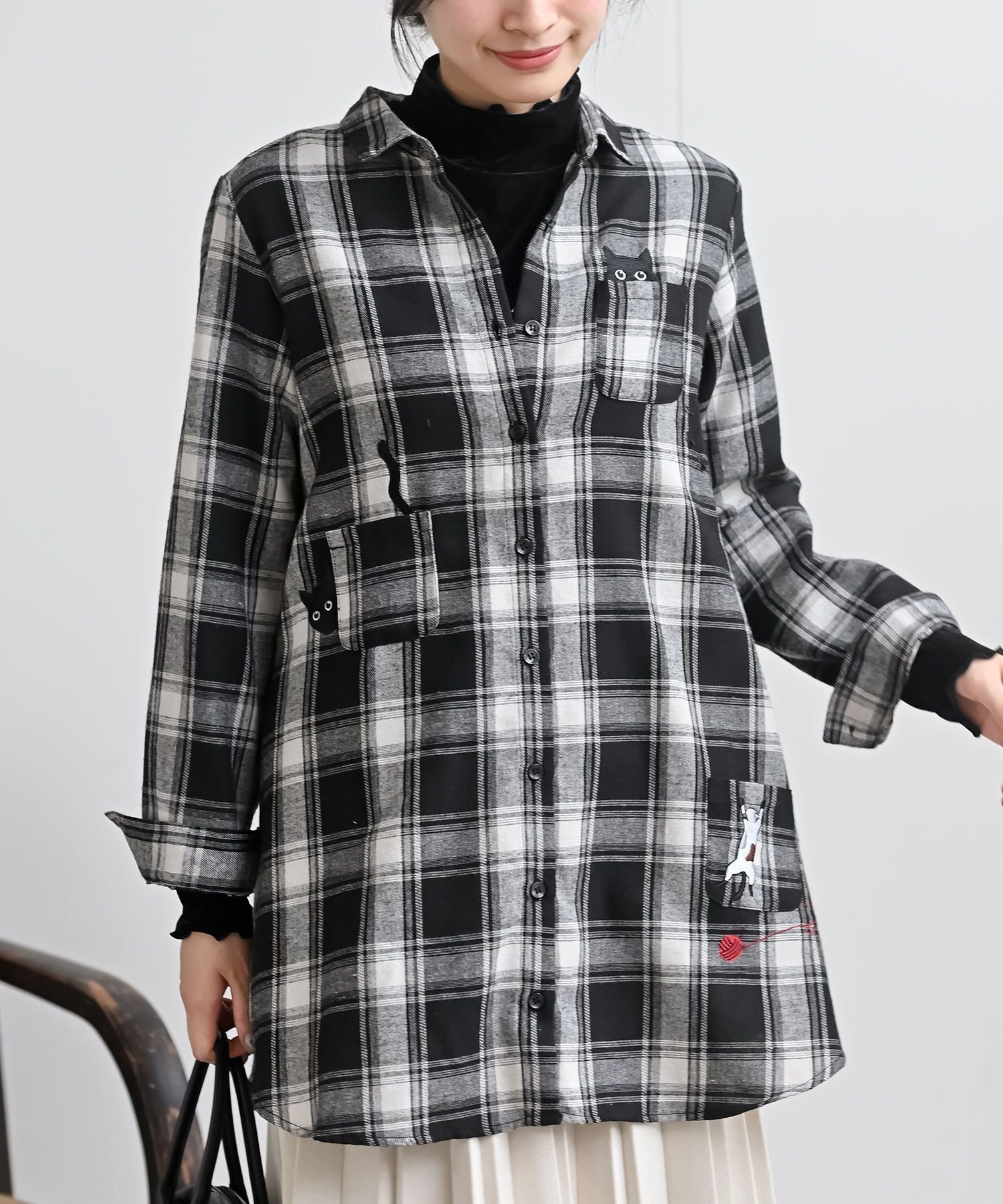 【アールピーエス/rps】のねこだらけ3ポケットシャツチュニック インテリア・キッズ・メンズ・レディースファッション・服の通販 founy(ファニー) 　ファッション　Fashion　レディースファッション　Fashion for Women　トップス・カットソー　Cut & Sew Tops　シャツ・ブラウス・オフィスカジュアル　Elegant Blouses & Button-Ups　ポケット　Pocket, Pocket Detail　ロング　Long, Long-Length　再入荷　Restock / Back in Stock　猫　Cat, Kitty　ブラック|ID: prp329100004816792 ipo3291000000034987431