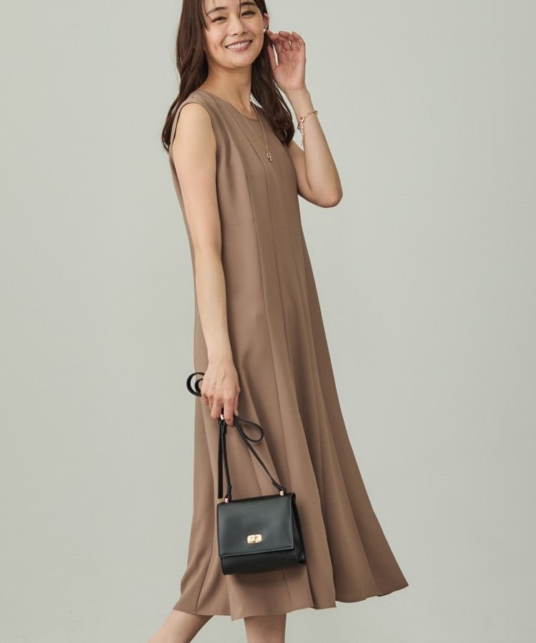 【インディヴィ/INDIVI】の【美シルエット】ノースリーブワンピース インテリア・キッズ・メンズ・レディースファッション・服の通販 founy(ファニー) 　ファッション　Fashion　レディースファッション　Fashion for Women　ワンピース　Dresses　ヴィンテージ　Vintage Style　カーディガン　Cardigan, Knitwear　切替　Switching, Contrast Panel　10月号　October Issue　シンプル　Simple, Minimal　ジャケット　Jacket, Outerwear　ストレッチ　Stretch, Stretchy Fabric　スマート　Smart, Elegant　セットアップ　Set-Up, Coordinated Outfit　ダブル　Double, Double-Breasted　ノースリーブ　Sleeveless, No-Sleeve　フレア　Flare, Flared　ポケット　Pocket, Pocket Detail　日傘　Parasol, UV Umbrella　羽織　Haori, Light Jacket　ワイド　Wide, Wide Fit　おすすめ　Recommended / Our Picks　エレガント 上品　Elegant　モカブラウン|ID: prp329100004817318 ipo3291000000034993484