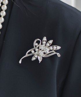 【ロートレ アモン/LAUTRE AMONT】のリーフモチーフブローチ 人気、トレンドファッション・服の通販 founy(ファニー) ファッション Fashion レディースファッション Fashion for Women おすすめ Recommended / Our Picks エレガント 上品 Elegant シンプル Simple, Minimal ジャケット Jacket, Outerwear ストール Stole, Wrap ストーン Stone, Gem-Like セレモニー Ceremony チャーム Charm, Pendant ブローチ Brooch, Pin Brooch モチーフ Motif, Design Theme リーフ Leaf, Botanical Leaf ビジネス 仕事 通勤 Business / Work / Commuting |ID:prp329100004817388