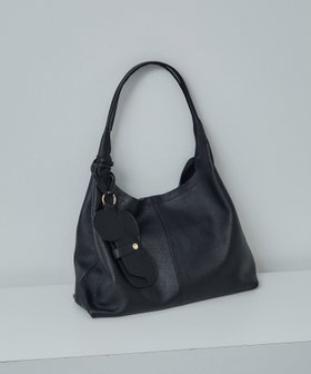 【サロン アダム エ ロペ/SALON adam et rope'】の【WS(ドゥーブル)】チャーム付きナチュラルレザートート 人気、トレンドファッション・服の通販 founy(ファニー) ファッション Fashion レディースファッション Fashion for Women バッグ Bags アクセサリー Fashion Accessories コレクション Collection, Seasonal Line サングラス Sunglasses, Shades ショルダー Shoulder, Shoulder Strap チャーム Charm, Pendant フィット Fit, Slim Fit ポケット Pocket, Pocket Detail リラックス Relax, Relaxed Fit エレガント 上品 Elegant ビジネス 仕事 通勤 Business / Work / Commuting |ID:prp329100004817419