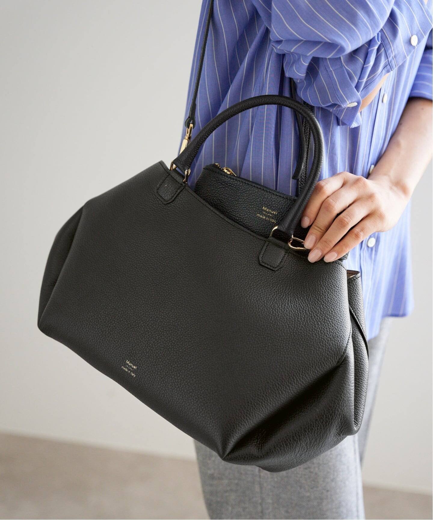 【イエナ/IENA】のManuel MILANO/マニュエルミラノ フォルムレザーMIDI BAG バッグ 6367 インテリア・キッズ・メンズ・レディースファッション・服の通販 founy(ファニー) 　ファッション　Fashion　レディースファッション　Fashion for Women　イタリア　Italy　トレンド　Trend, Trending Now　フォルム　Silhouette, Form　ベーシック　Basic, Essential　ポーチ　Pouch, Small Case　ミラノ　Milano Style, Italian-Inspired　エレガント 上品　Elegant　ブラック|ID: prp329100004817434 ipo3291000000034994983