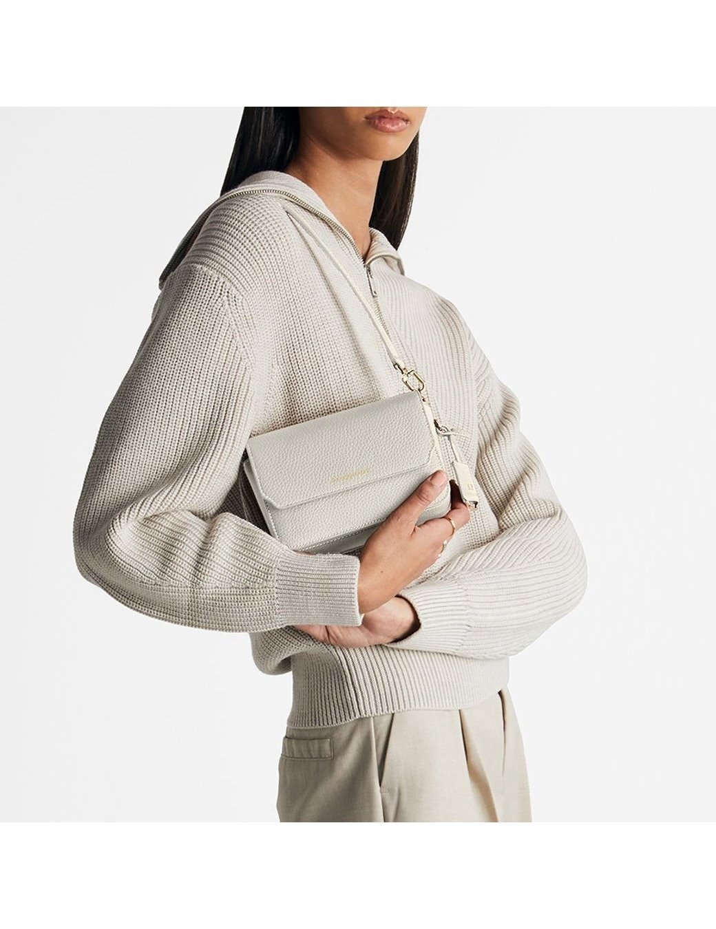 【メゾンドサブレ/MAISON de SABRE】の【公式】ミニフラップバッグ インテリア・キッズ・メンズ・レディースファッション・服の通販 founy(ファニー) 　ファッション　Fashion　レディースファッション　Fashion for Women　バッグ　Bags　アクセサリー　Fashion Accessories　エレガント 上品　Elegant　シンプル　Simple, Minimal　スタイリッシュ　Stylish, Fashionable　フラップ　Flap, Flap Pocket　フロント　Front, Front Design　ボックス　Boxy, Box Shape　ポケット　Pocket, Pocket Detail　マグネット　Magnet, Magnetic Closure　ラグジュアリー　Luxury, Elegant　ギフト プレゼント　Gift / Present　Foam White|ID: prp329100004817439 ipo3291000000034995088