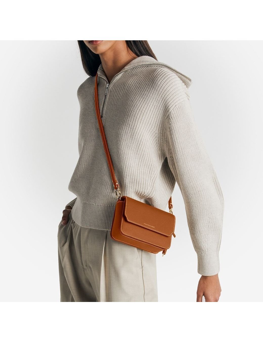 【メゾンドサブレ/MAISON de SABRE】の【公式】ミニフラップバッグ インテリア・キッズ・メンズ・レディースファッション・服の通販 founy(ファニー) 　ファッション　Fashion　レディースファッション　Fashion for Women　バッグ　Bags　アクセサリー　Fashion Accessories　エレガント 上品　Elegant　シンプル　Simple, Minimal　スタイリッシュ　Stylish, Fashionable　フラップ　Flap, Flap Pocket　フロント　Front, Front Design　ボックス　Boxy, Box Shape　ポケット　Pocket, Pocket Detail　マグネット　Magnet, Magnetic Closure　ラグジュアリー　Luxury, Elegant　ギフト プレゼント　Gift / Present　Pecan Brown|ID: prp329100004817439 ipo3291000000034995089