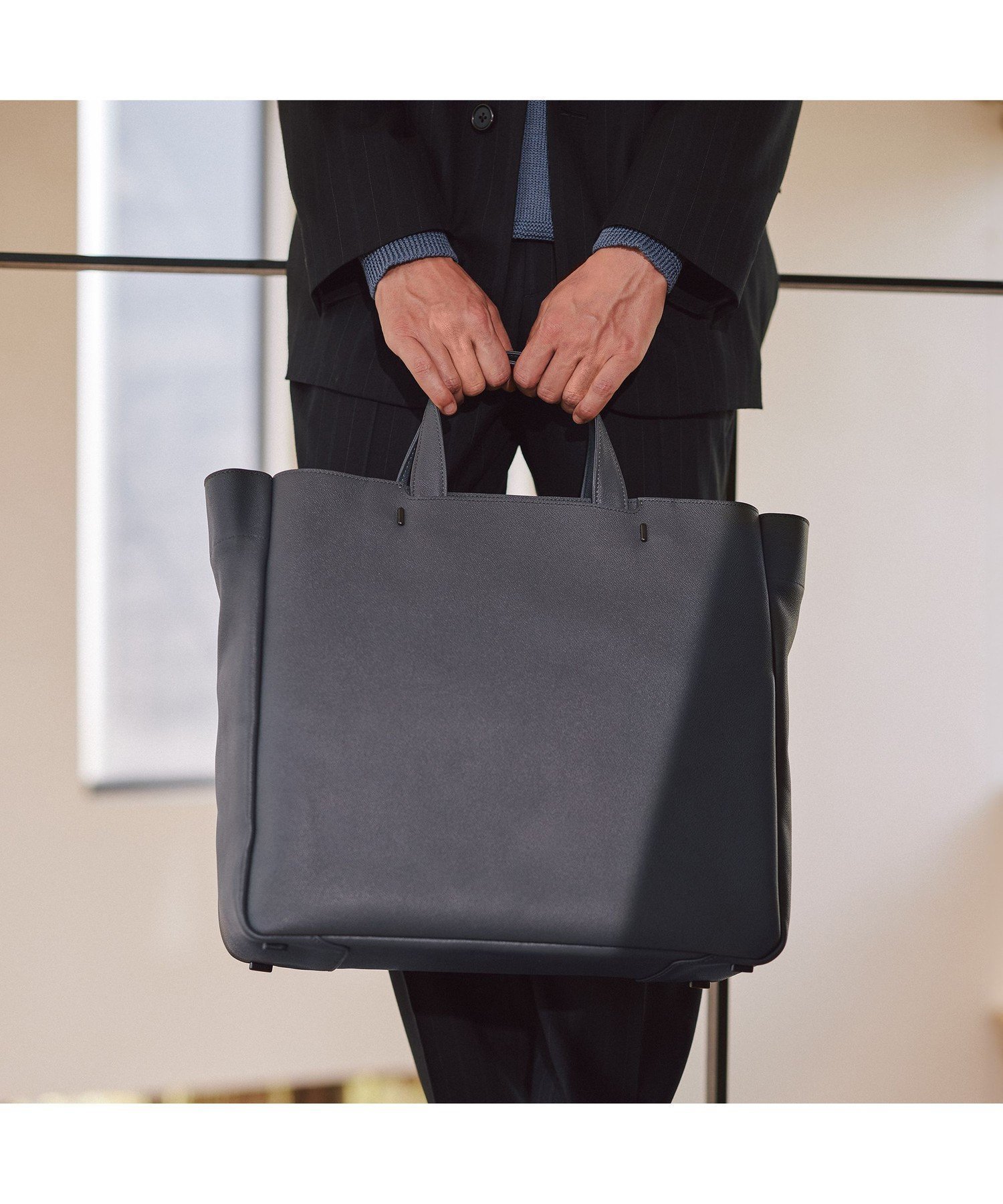 【ファーロ/FARO】のUrban Square Tote 3 インテリア・キッズ・メンズ・レディースファッション・服の通販 founy(ファニー) 　ファッション　Fashion　レディースファッション　Fashion for Women　バッグ　Bags　インナー　Innerwear　オケージョン　Occasion Wear　傘　Umbrella, Parasol　シンプル　Simple, Minimal　スリーブ　Sleeve, Long Sleeve / Short Sleeve　定番　Standard, Basic Item　フロント　Front, Front Design　ポケット　Pocket, Pocket Detail　マグネット　Magnet, Magnetic Closure　GRAY|ID: prp329100004817445 ipo3291000000034995134