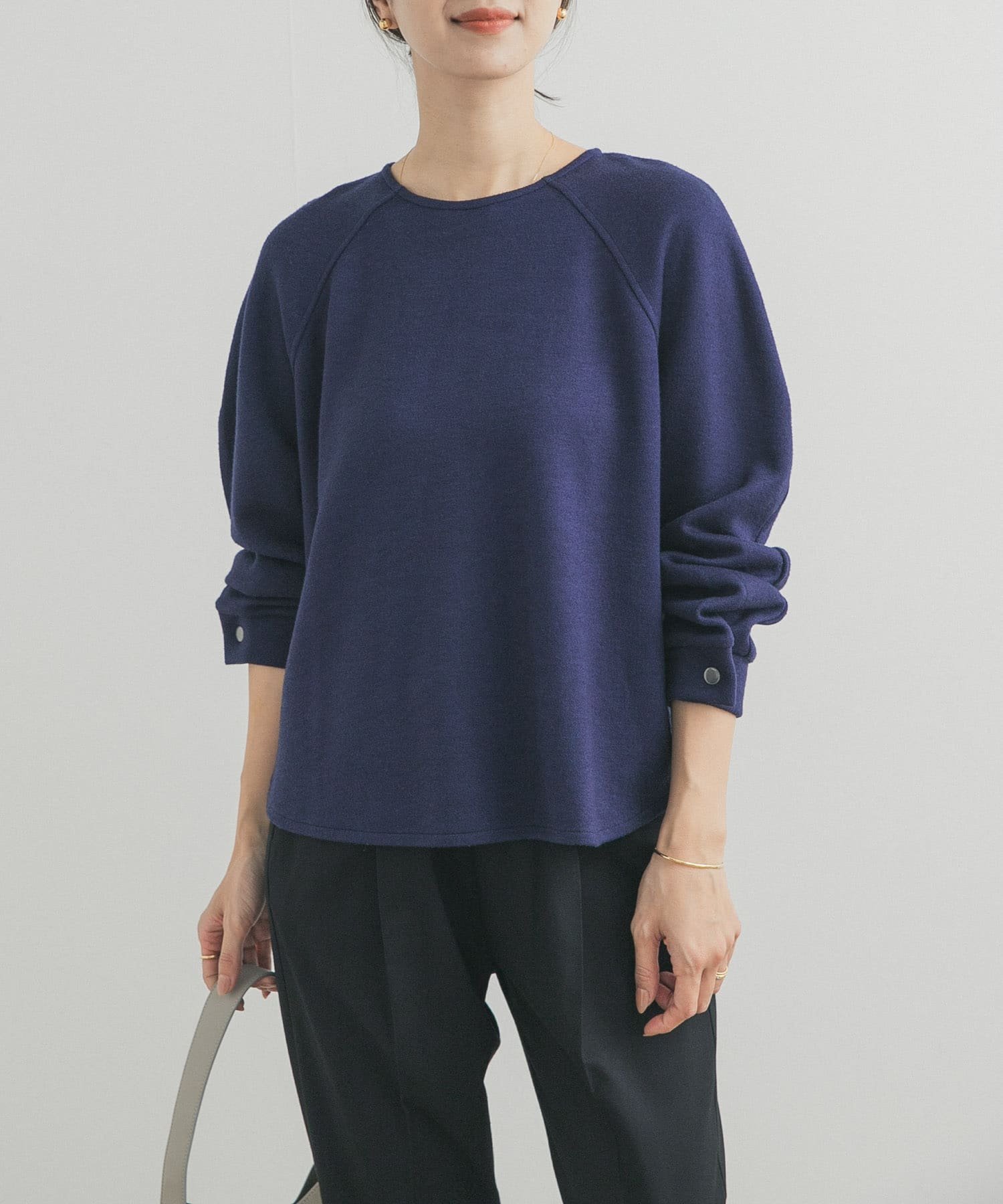 【アーバンリサーチ ドアーズ/URBAN RESEARCH DOORS】のカーブスリーブプルオーバー インテリア・キッズ・メンズ・レディースファッション・服の通販 founy(ファニー) 　ファッション　Fashion　レディースファッション　Fashion for Women　トップス・カットソー　Cut & Sew Tops　カジュアルプルオーバー・ニットトップス　Pullovers & Knit Tops / Casual Pullovers　2026年　2026　冬　Winter / This Winter　カットソー　Cut and Sewn Top　シンプル　Simple, Minimal　バランス　Balance, Style Balance　リラックス　Relax, Relaxed Fit　エレガント 上品　Elegant　A/W・秋冬　Autumn/Winter　ネイビー|ID: prp329100004817446 ipo3291000000036247183