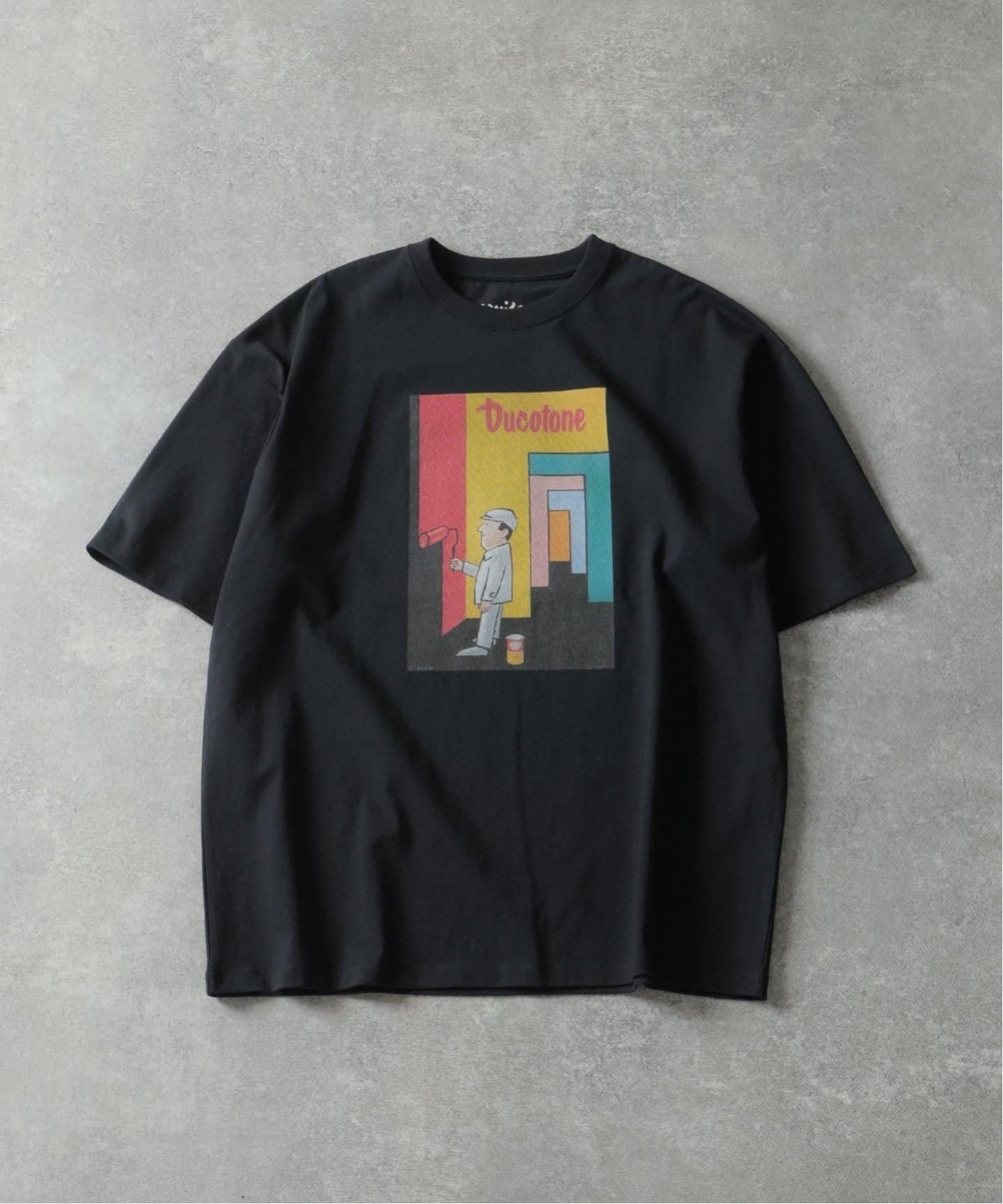 【エディフィス/EDIFICE】の《追加》SAVIGNAC (サヴィニャック) 別注 French Company プリント Tシャツ インテリア・キッズ・メンズ・レディースファッション・服の通販 founy(ファニー) 　ファッション　Fashion　レディースファッション　Fashion for Women　トップス・カットソー　Cut & Sew Tops　シャツ・ブラウス・オフィスカジュアル　Elegant Blouses & Button-Ups　ロングTシャツ・Tシャツ　Longline T-Shirts & Tees　2025年　2025　2025春夏・S/S　Spring/Summer 2025 SS25　コレクション　Collection, Seasonal Line　シンプル　Simple, Minimal　フランス　France, French　プリント　Print, Printed Pattern　別注　Limited Edition, Custom Order　ブラック|ID: prp329100004817467 ipo3291000000034995441