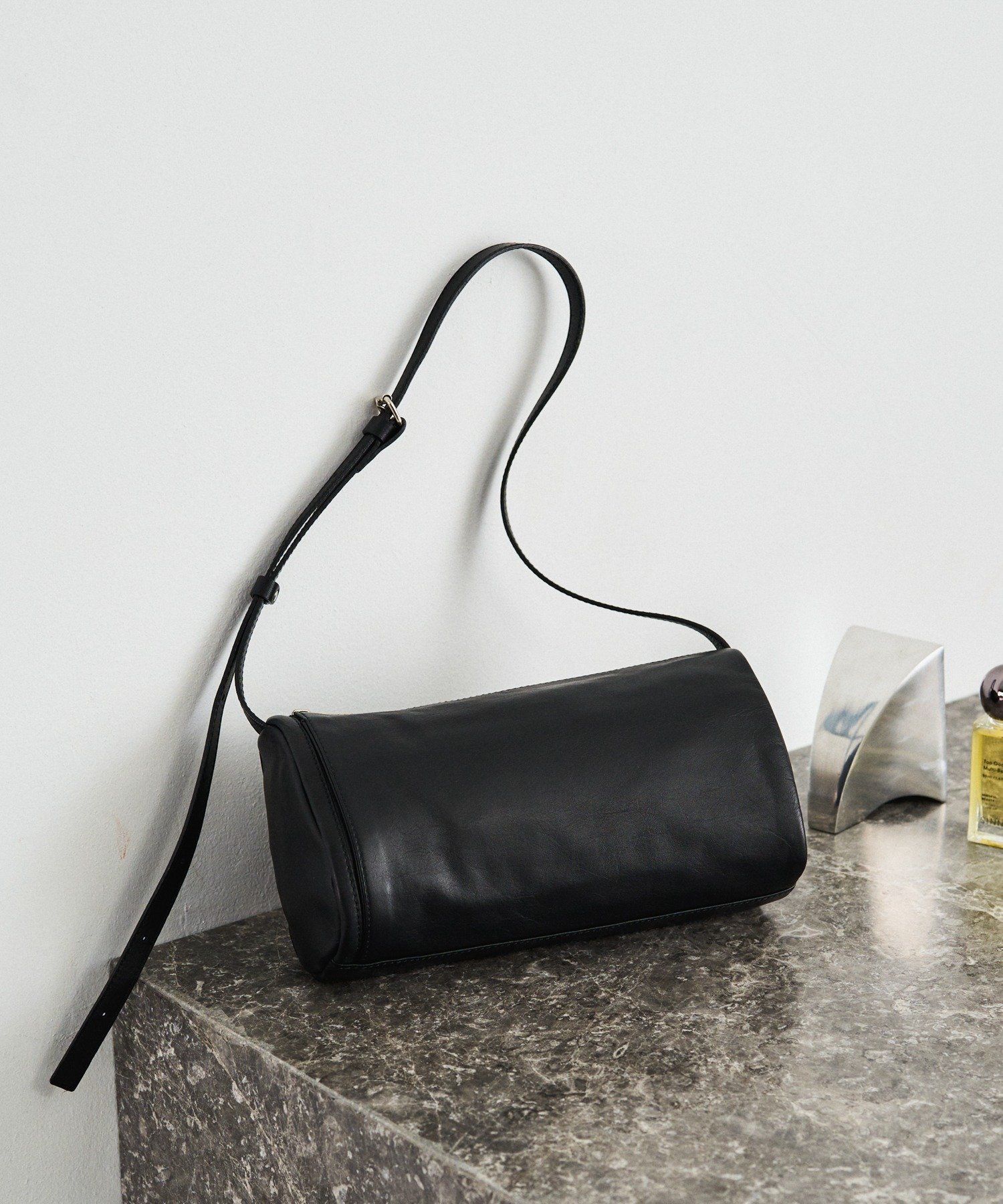 【ラシット/russet】のソフトレザーロールショルダーバッグ インテリア・キッズ・メンズ・レディースファッション・服の通販 founy(ファニー) 　ファッション　Fashion　レディースファッション　Fashion for Women　バッグ　Bags　イエロー　Yellow　春　Spring　ショルダー　Shoulder, Shoulder Strap　シルバー　Silver, Metallic Silver　シンプル　Simple, Minimal　デニム　Denim, Jeans Material　バランス　Balance, Style Balance　フォルム　Silhouette, Form　プレート　Plate, Dish　ベーシック　Basic, Essential　ポケット　Pocket, Pocket Detail　ラップ　Wrap, Wrap Design　A/W・秋冬　Autumn/Winter　S/S・春夏　SS, Spring/Summer, Warm Season　日本製　Made In Japan　夏　Summer　エレガント 上品　Elegant　ブラック|ID: prp329100004817474 ipo3291000000034995523