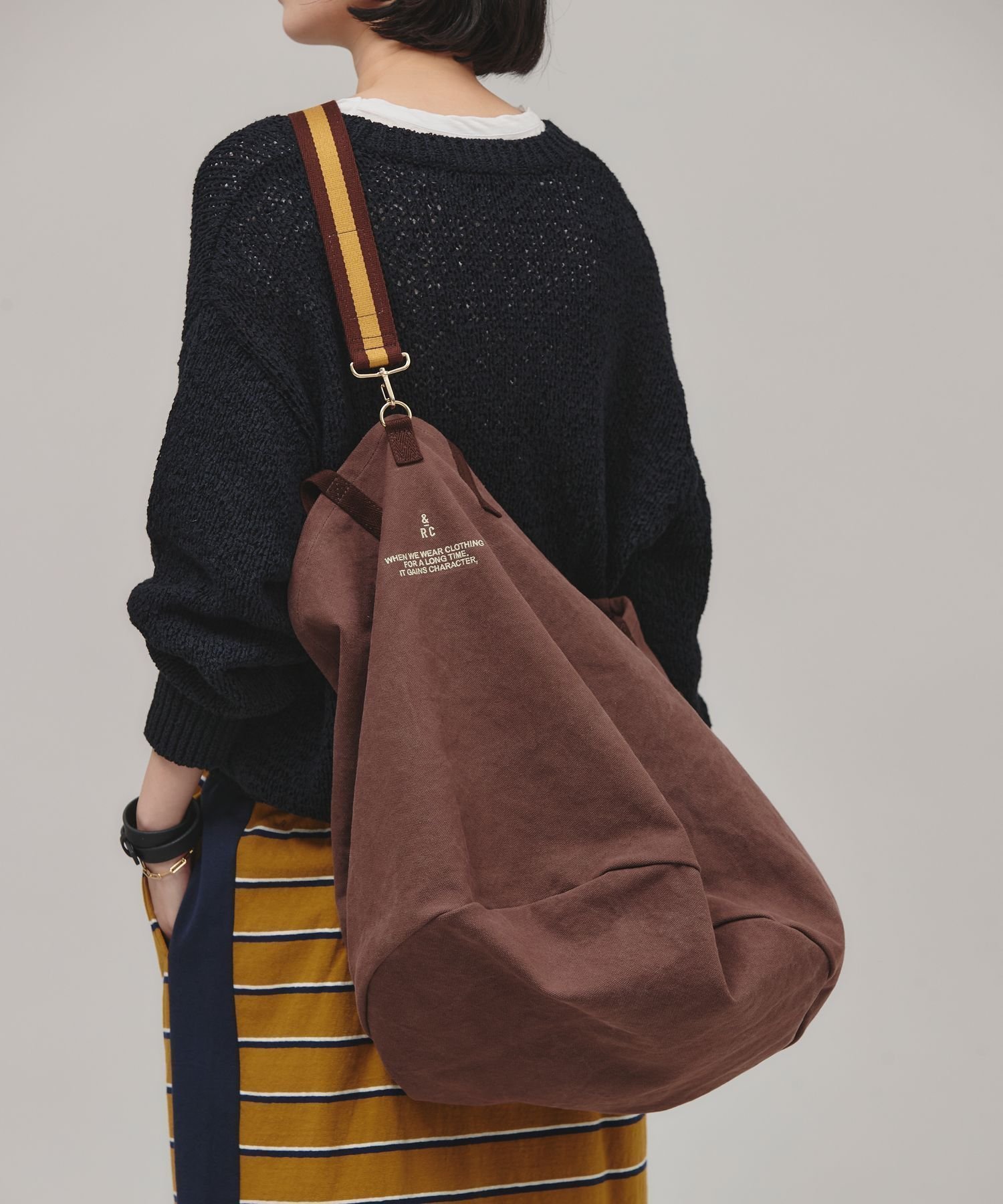 【カレンソロジー/Curensology】のRC ビッグヘルメットバッグ インテリア・キッズ・メンズ・レディースファッション・服の通販 founy(ファニー) 　ファッション　Fashion　レディースファッション　Fashion for Women　バッグ　Bags　エレガント 上品　Elegant　ヴィンテージ　Vintage Style　キャラクター　Character, Licensed Characters　ストライプ　Stripe, Striped Pattern　チャーム　Charm, Pendant　デニム　Denim, Jeans Material　フロント　Front, Front Design　ポケット　Pocket, Pocket Detail　ミリタリー　Military, Army Style　ラップ　Wrap, Wrap Design　ワーク　Workwear, Utility Style　ダークブラウン58|ID: prp329100004817523 ipo3291000000034996223