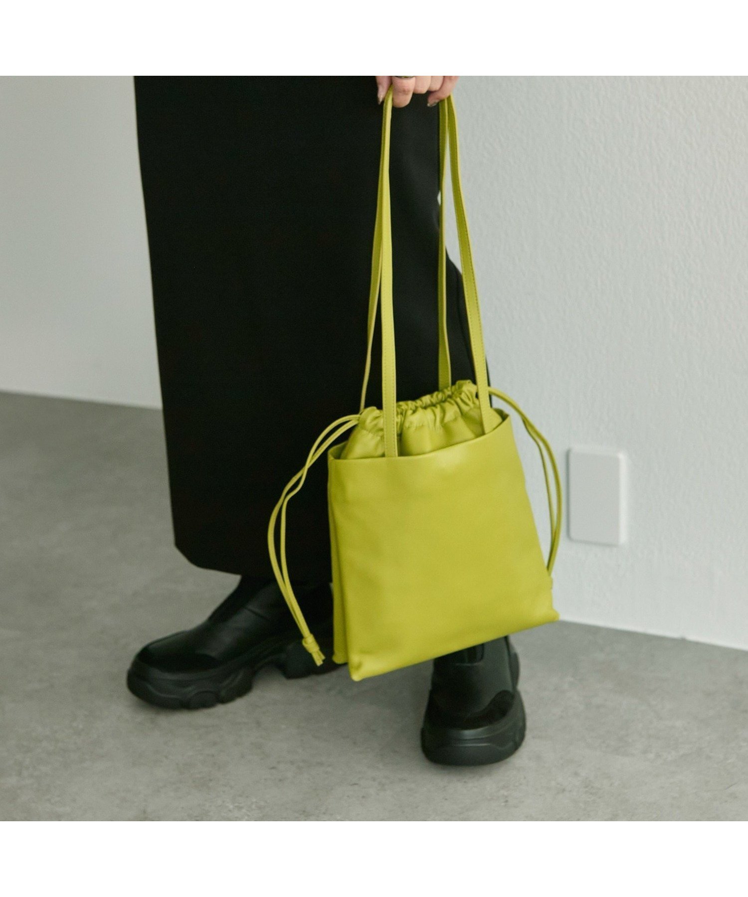 【イア パピヨネ/ear PAPILLONNER】の《本革》シンプル巾着トートバッグS インテリア・キッズ・メンズ・レディースファッション・服の通販 founy(ファニー) 　ファッション　Fashion　レディースファッション　Fashion for Women　バッグ　Bags　おすすめ　Recommended / Our Picks　シンプル　Simple, Minimal　スタイリッシュ　Stylish, Fashionable　パターン　Pattern, Design Print　フォルム　Silhouette, Form　ポケット　Pocket, Pocket Detail　マグネット　Magnet, Magnetic Closure　巾着　Drawstring Bag, Kinchaku　ピスタチオ|ID: prp329100004817530 ipo3291000000034996339