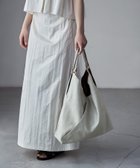 【ビーフラット/bflat】のトライアングルフェイクレザートートバッグ 人気、トレンドファッション・服の通販 founy(ファニー) ファッション Fashion レディースファッション Fashion for Women バッグ Bags スタイリッシュ Stylish, Fashionable 財布 Wallet, Purse トライアングル Triangle, Triangular Shape トレンド Trend, Trending Now なめらか Smooth, Silky Texture ポケット Pocket, Pocket Detail ポーチ Pouch, Small Case マグネット Magnet, Magnetic Closure thumbnail グレー|ID: prp329100004817534 ipo3291000000034996364