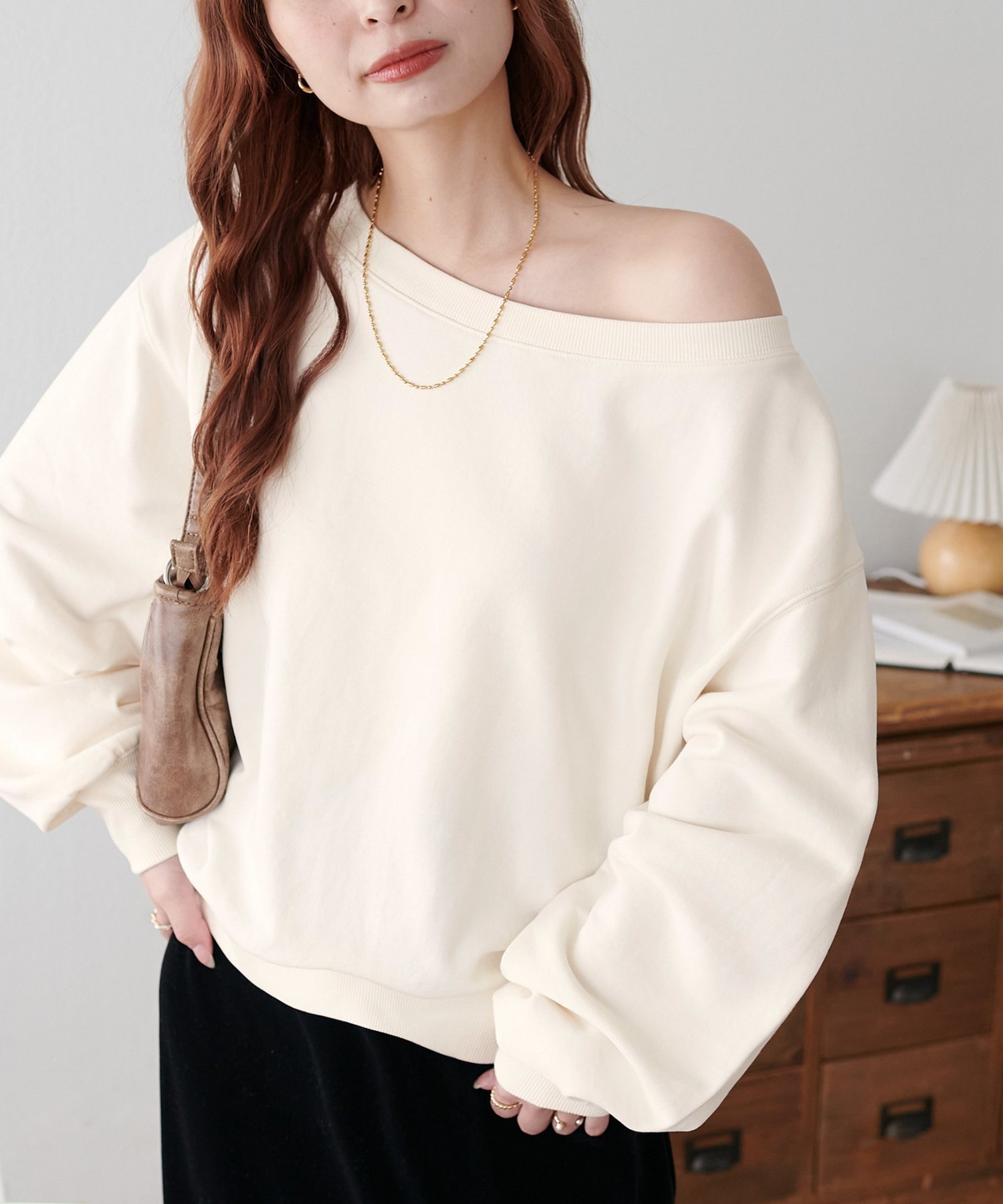 【ディスコート/Discoat】のキレイメワンショルスウェット インテリア・キッズ・メンズ・レディースファッション・服の通販 founy(ファニー) 　ファッション　Fashion　レディースファッション　Fashion for Women　トップス・カットソー　Cut & Sew Tops　レディースパーカー・カジュアルフーディー　Casual Hoodies & Sweatshirts　スウェット・クルーネックトップス　Sweatshirts & Crewnecks / Relaxed Fit Sweat Tops　スウェット / スエット　Sweatshirt, Sweatwear　ロング　Long, Long-Length　ワンショル　One Shoulder, Asymmetrical　アイボリー|ID: prp329100004817537 ipo3291000000034996396