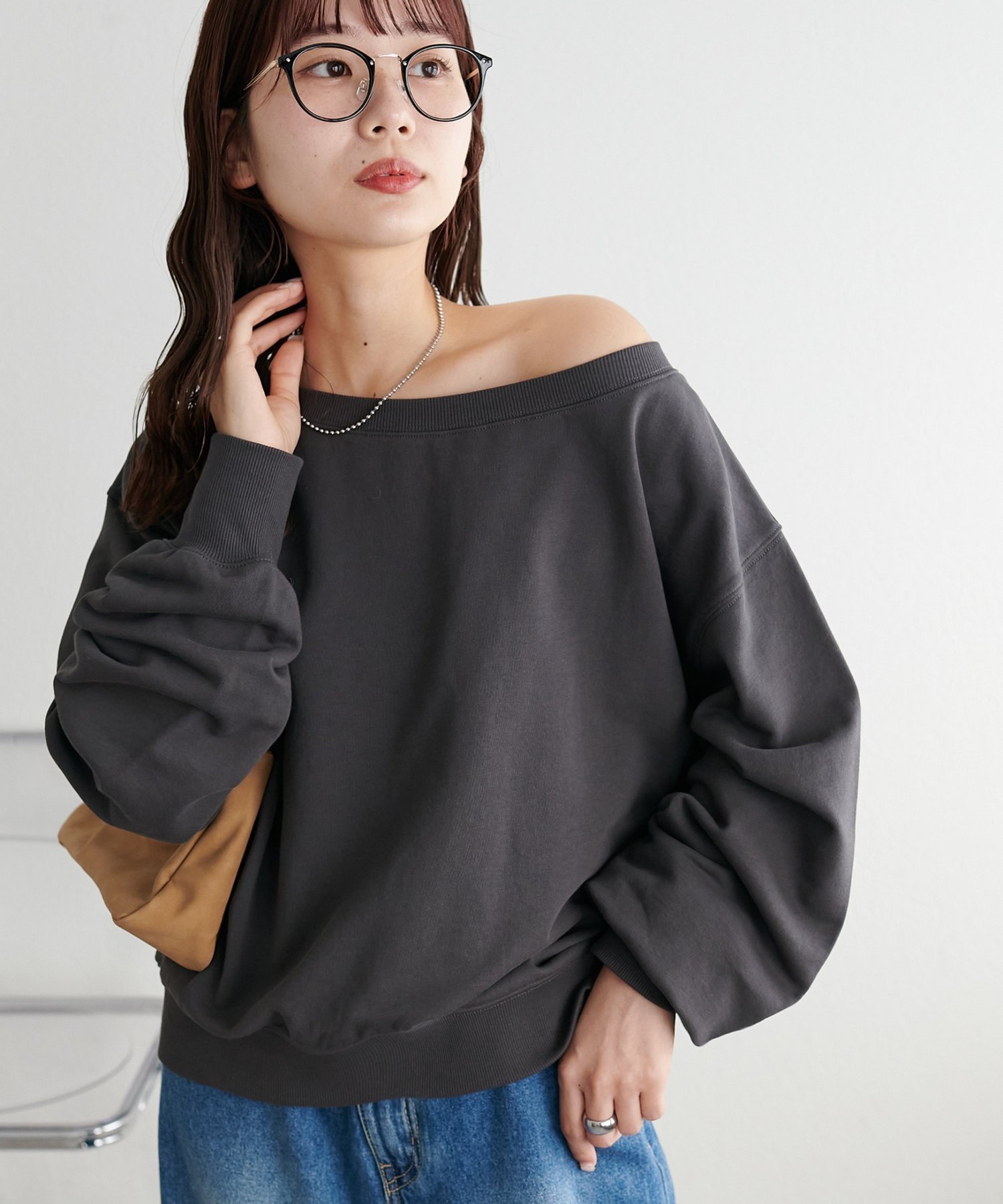 【ディスコート/Discoat】のキレイメワンショルスウェット インテリア・キッズ・メンズ・レディースファッション・服の通販 founy(ファニー) 　ファッション　Fashion　レディースファッション　Fashion for Women　トップス・カットソー　Cut & Sew Tops　レディースパーカー・カジュアルフーディー　Casual Hoodies & Sweatshirts　スウェット・クルーネックトップス　Sweatshirts & Crewnecks / Relaxed Fit Sweat Tops　スウェット / スエット　Sweatshirt, Sweatwear　ロング　Long, Long-Length　ワンショル　One Shoulder, Asymmetrical　チャコールグレー|ID: prp329100004817537 ipo3291000000034996397