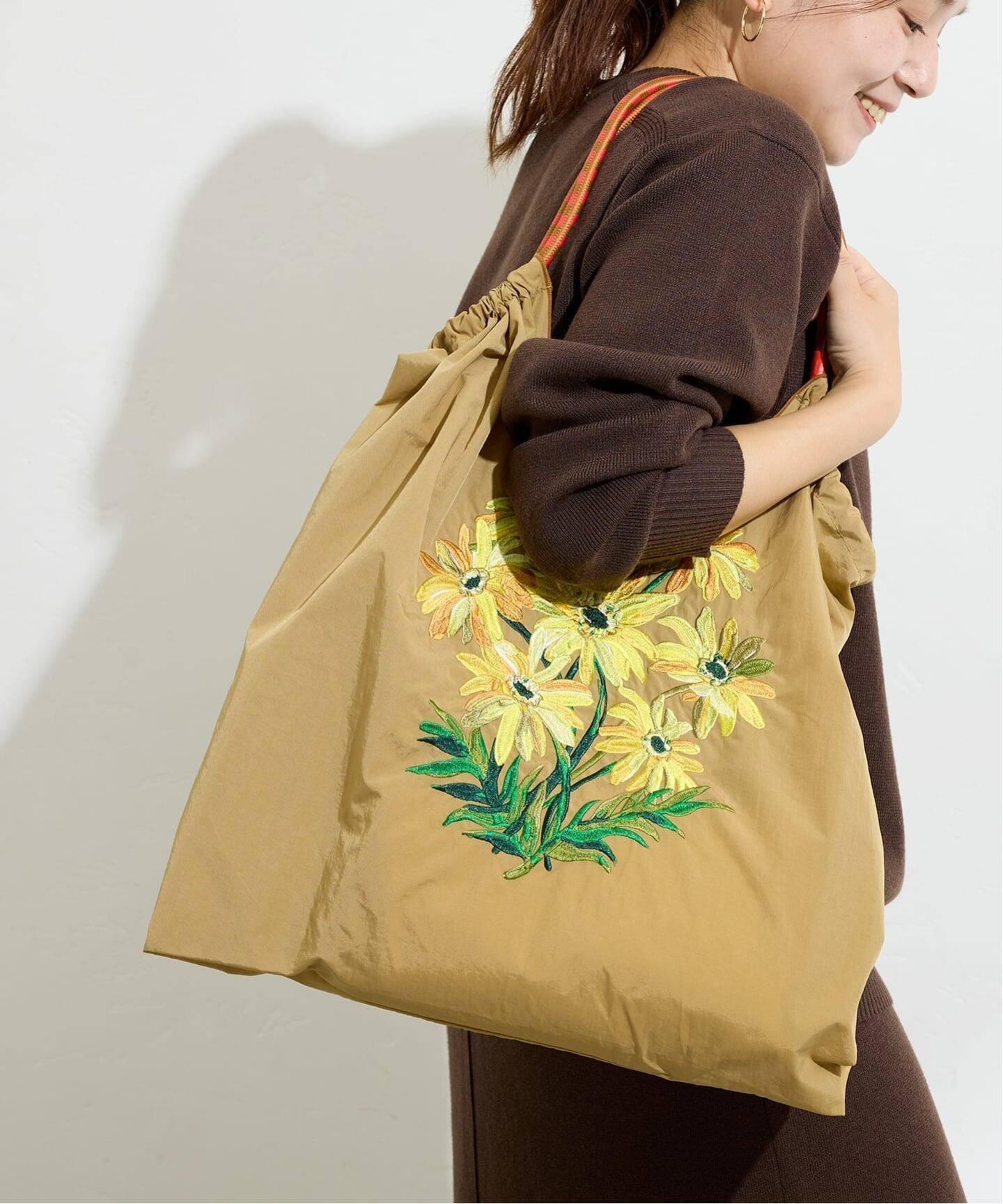 【ジャーナルスタンダード/JOURNAL STANDARD】の《追加 》別注【BALL CHAIN *TOLIGHT】BAG Lサイズ インテリア・キッズ・メンズ・レディースファッション・服の通販 founy(ファニー) 　ファッション　Fashion　レディースファッション　Fashion for Women　春　Spring　コレクション　Collection, Seasonal Line　スマート　Smart, Elegant　別注　Limited Edition, Custom Order　S/S・春夏　SS, Spring/Summer, Warm Season　夏　Summer　ベージュ|ID: prp329100004817543 ipo3291000000034996495